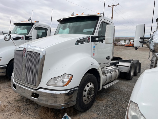 2018 Kenworth T680 6x4 T/A Sleeper Truck Tractor