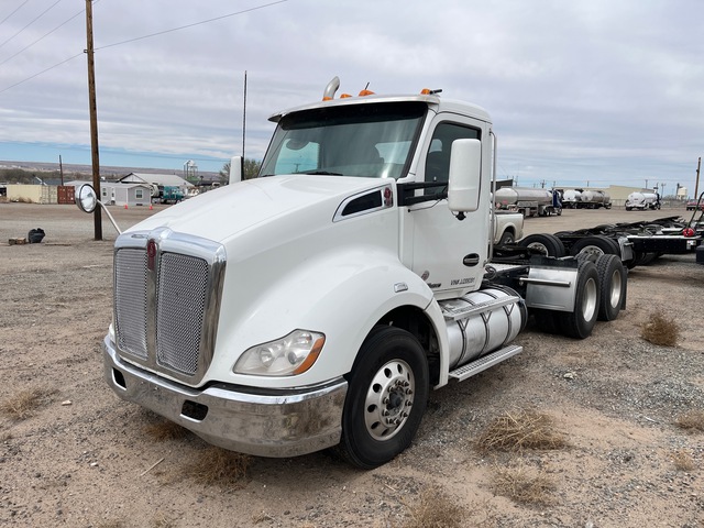 2018 Kenworth T680 6x4 T/A Day Cab Truck Tractor