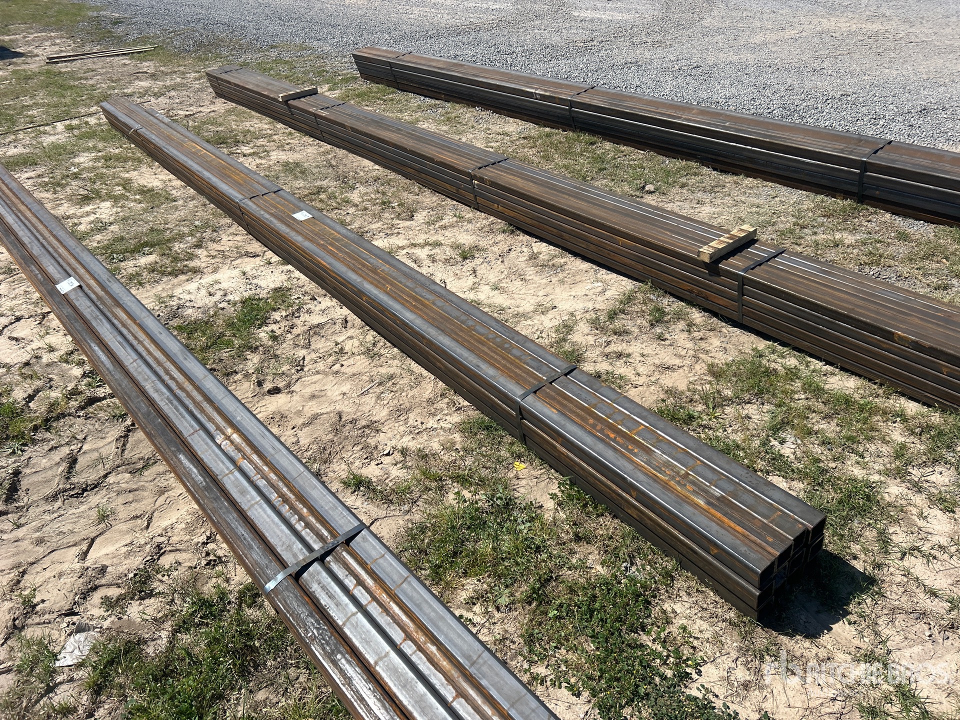 Aspect général with Image, coin arrière droit