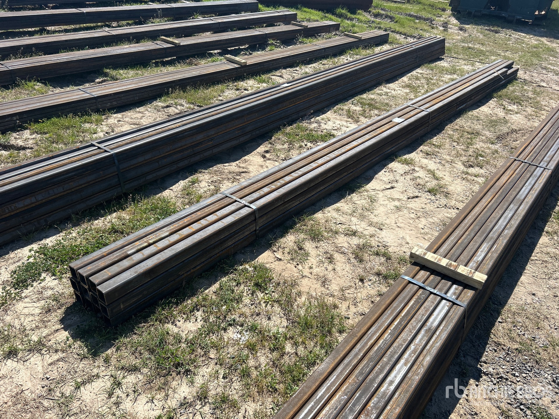 Aspect général with Image, coin avant droit