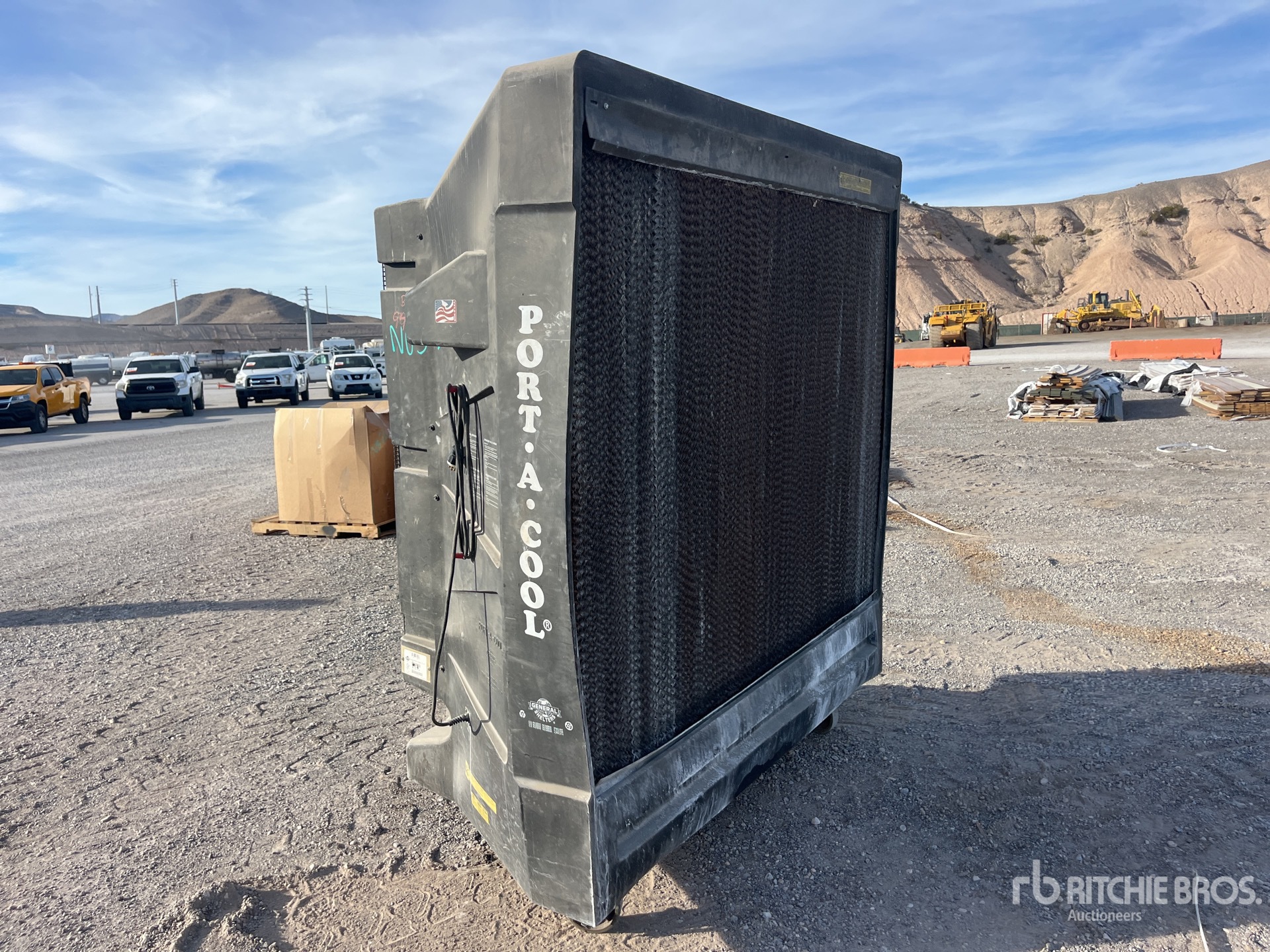 General Appearance with Bild, Ecke vorne rechts