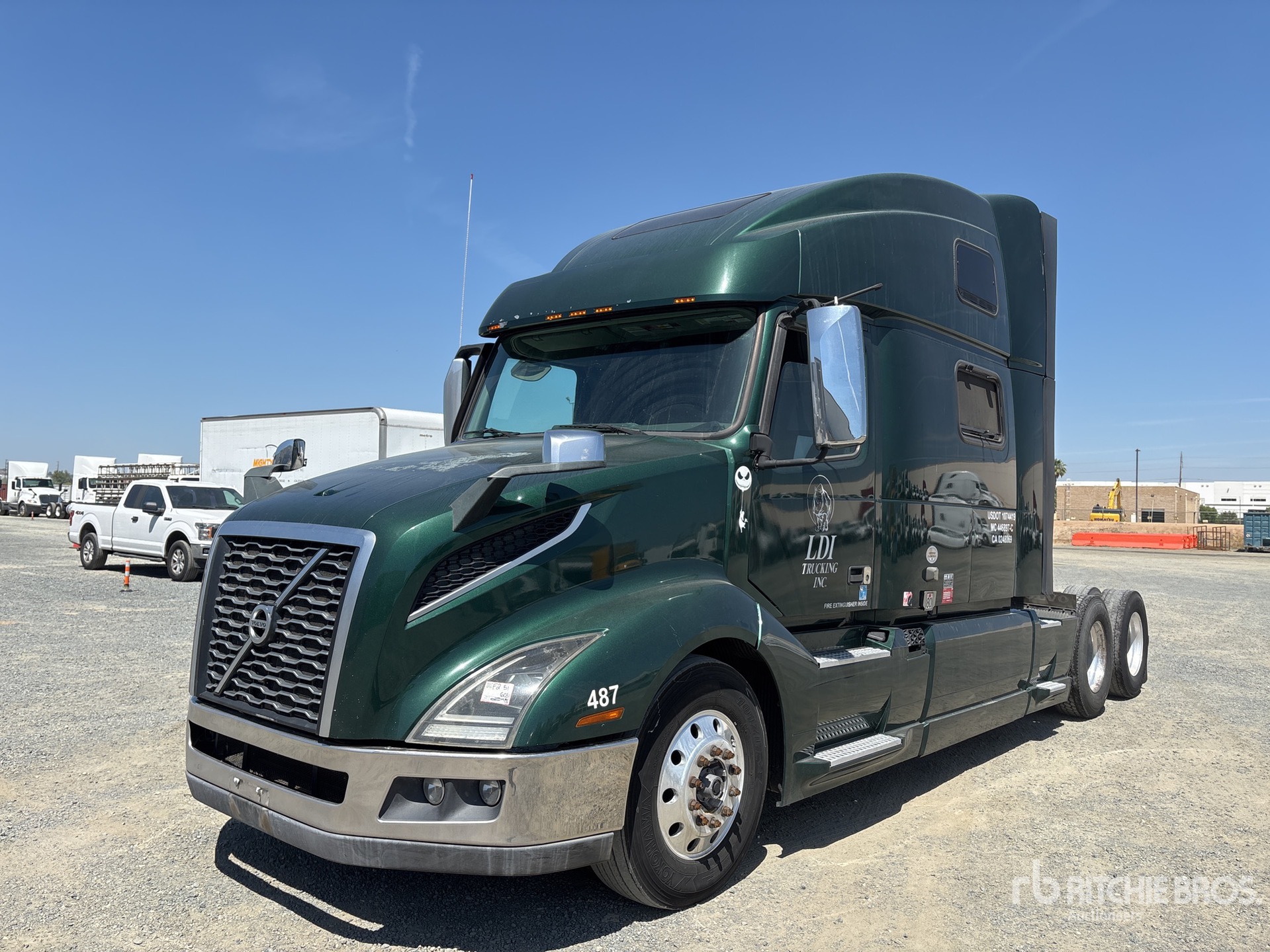 General Appearance with Foto, angolo anteriore sinistro