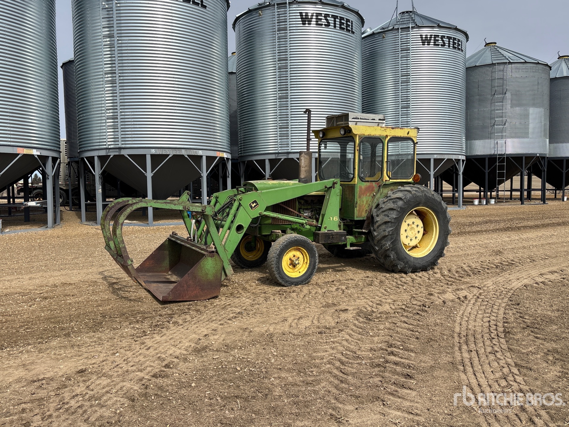 General Appearance with Foto, angolo anteriore sinistro