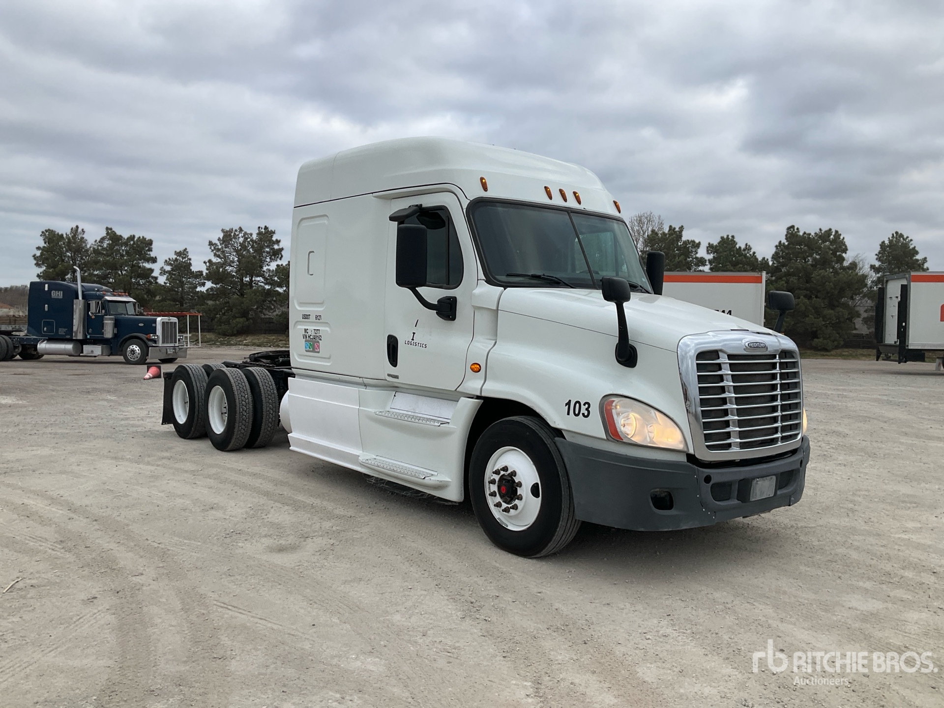 Aspect général with Image, coin avant droit