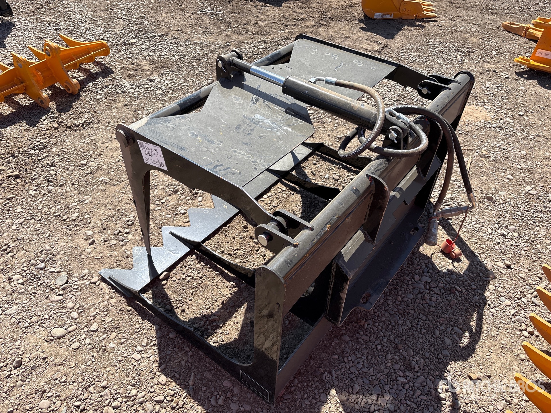 General Appearance with Foto, angolo posteriore sinistro