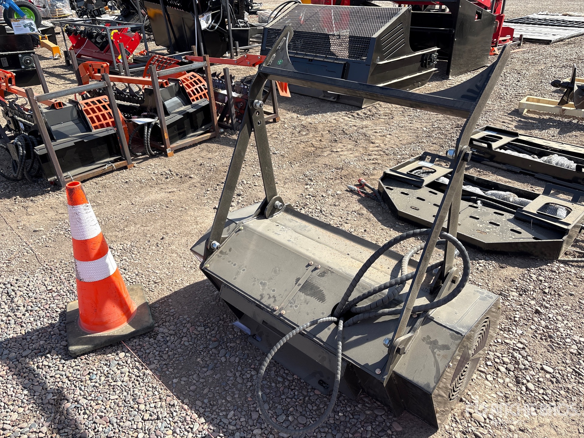 General Appearance with Foto, angolo anteriore sinistro