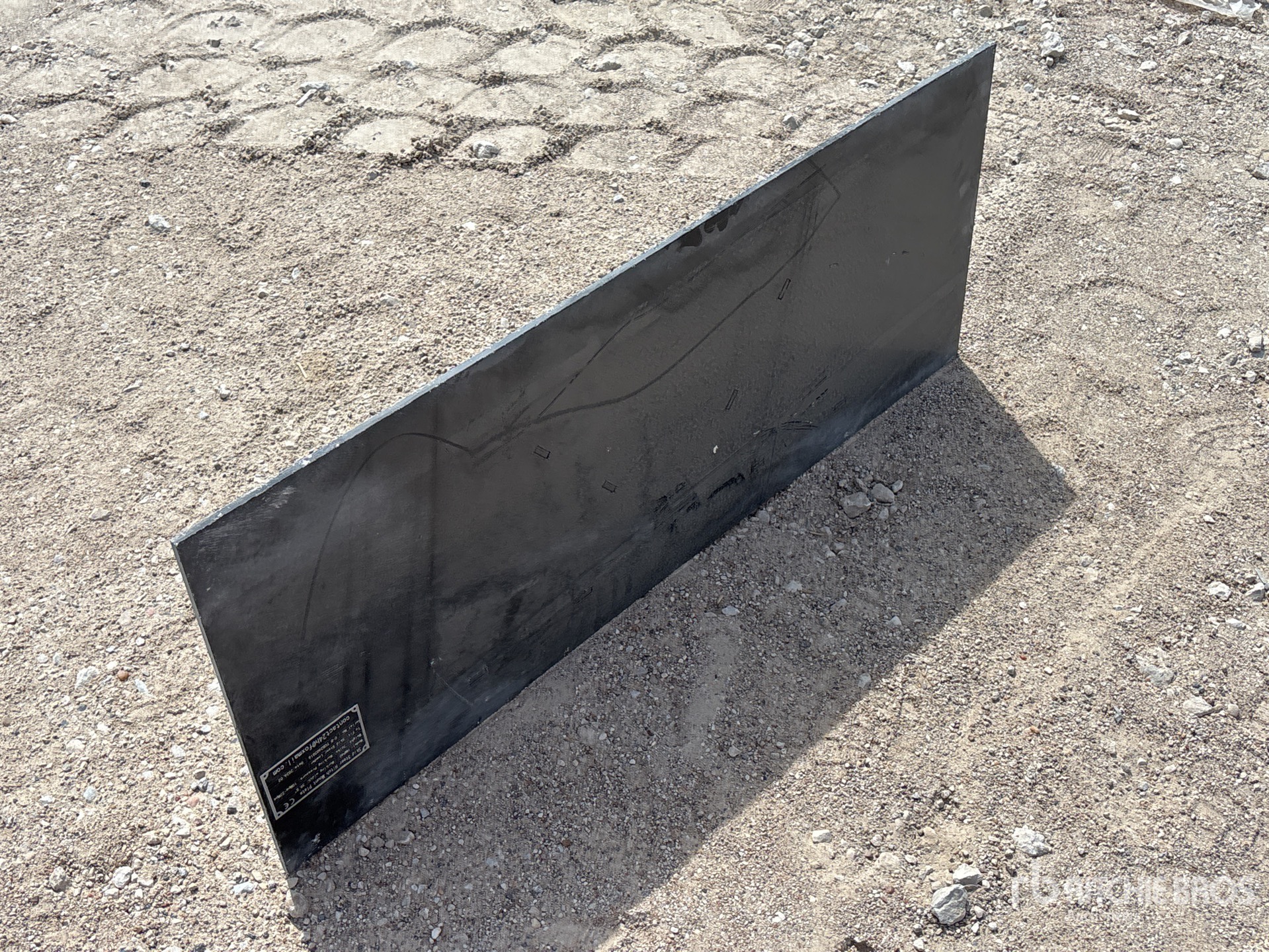 General Appearance with Foto, angolo posteriore sinistro