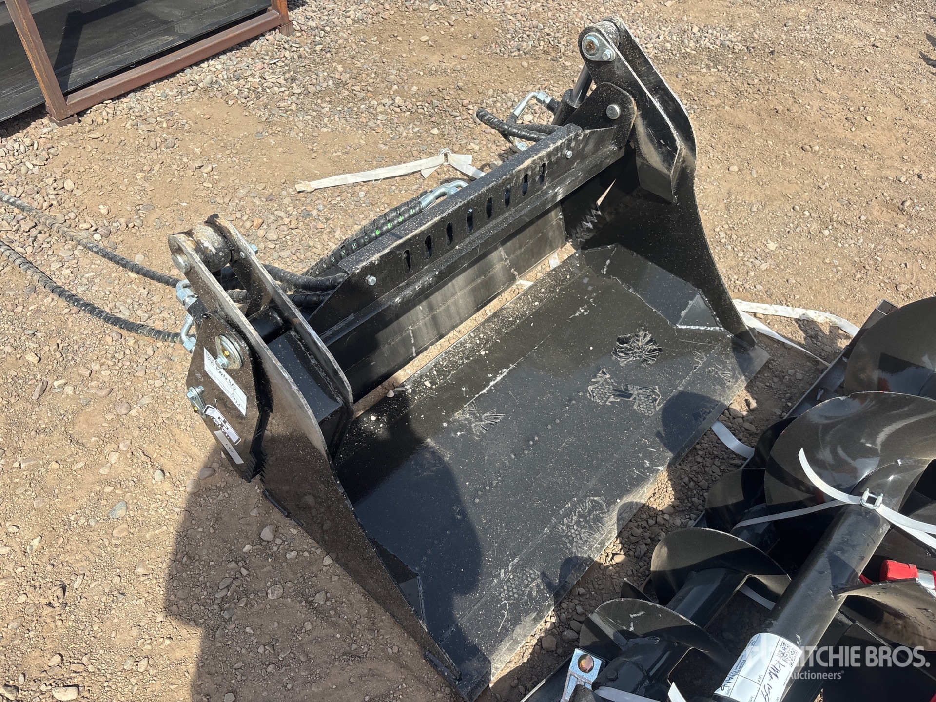 General Appearance with Bild, Ecke vorne rechts