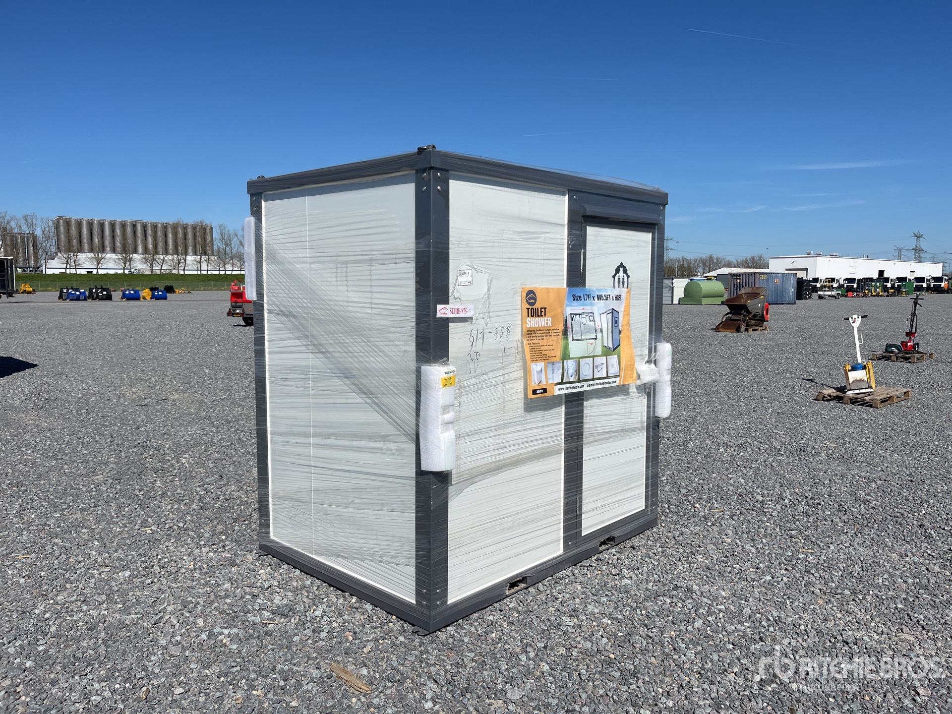 General Appearance with Featured Photo