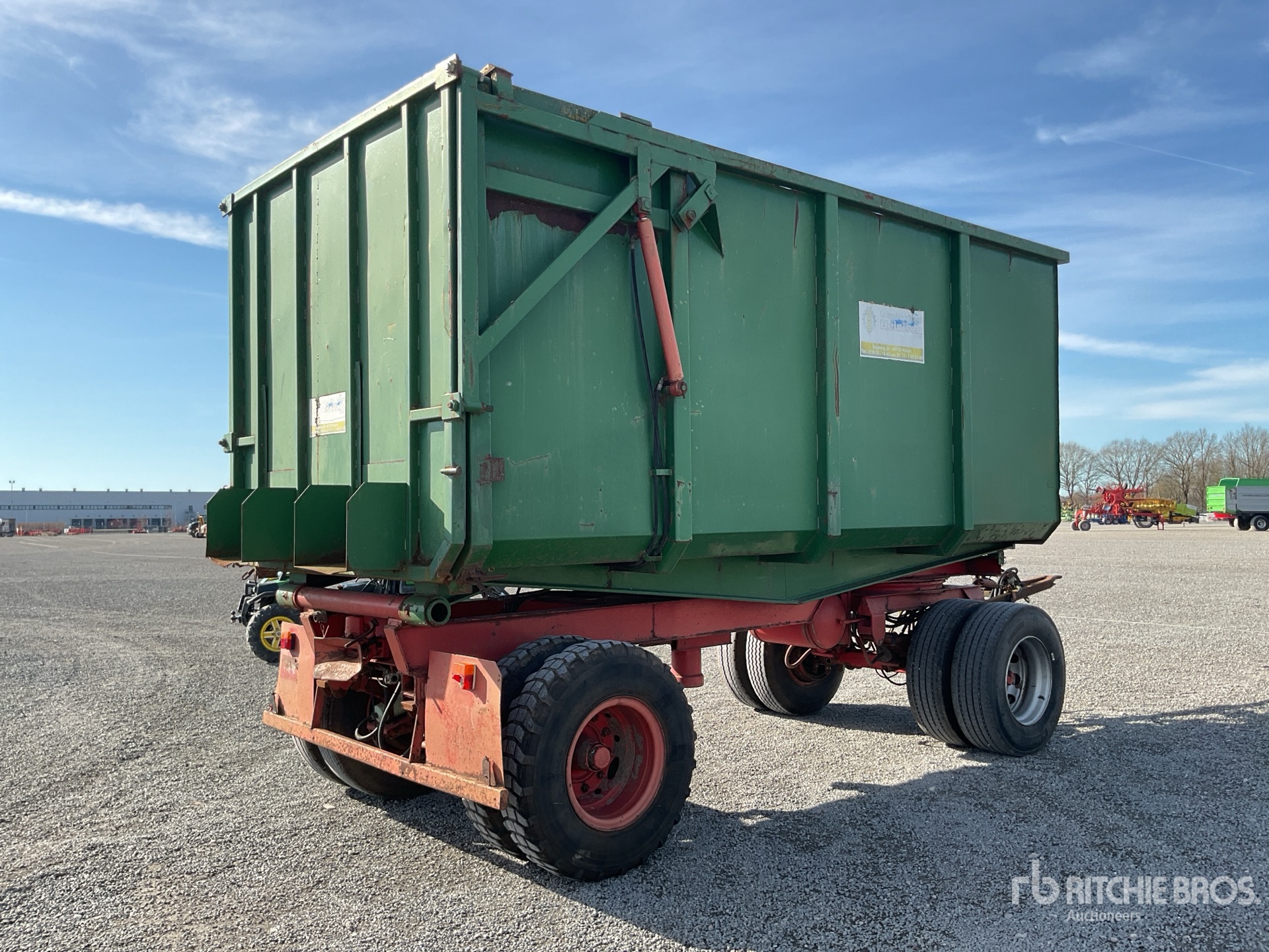 General Appearance with Bild, Ecke hinten rechts