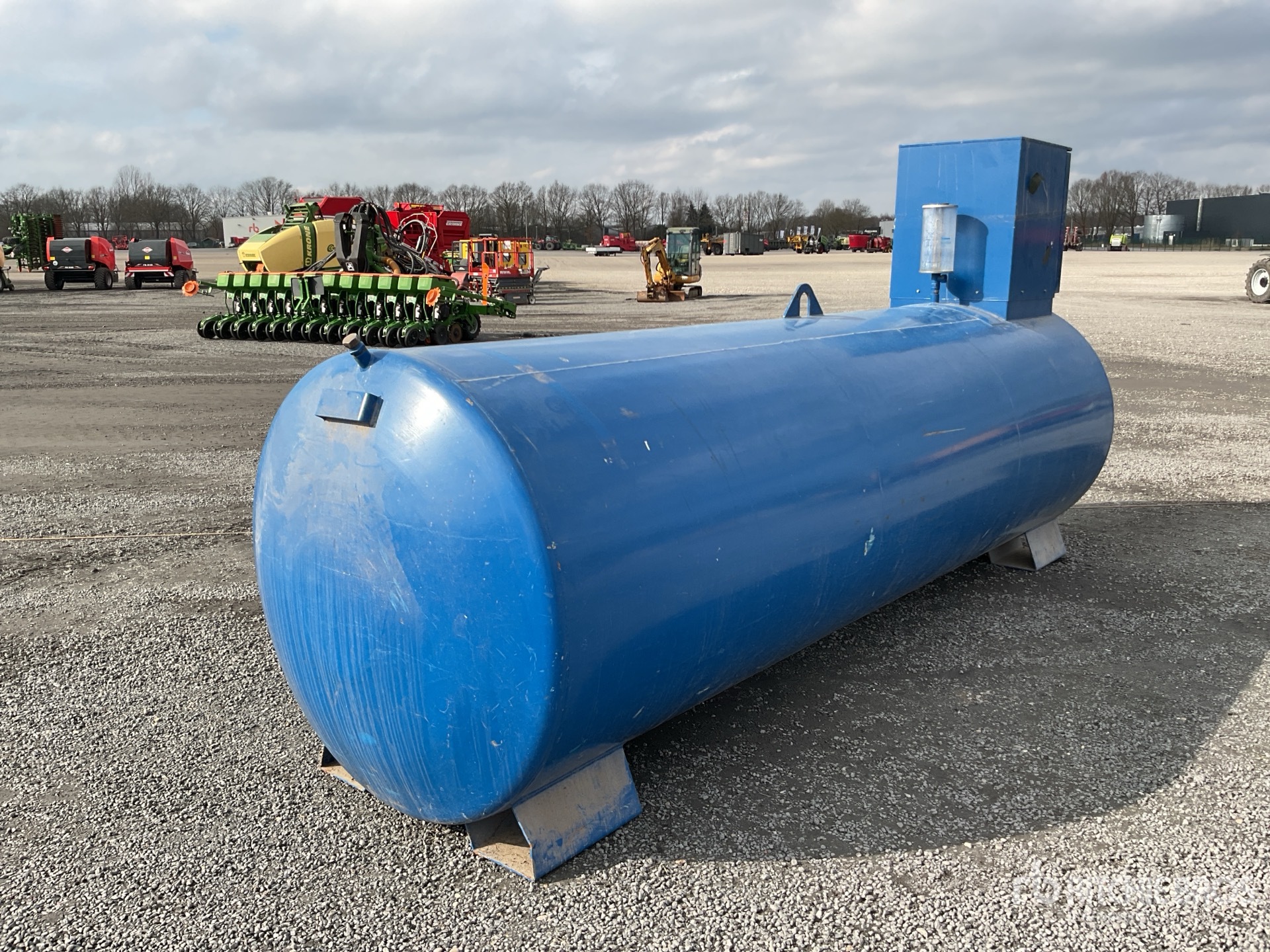 Aspect général with Image, coin arrière droit