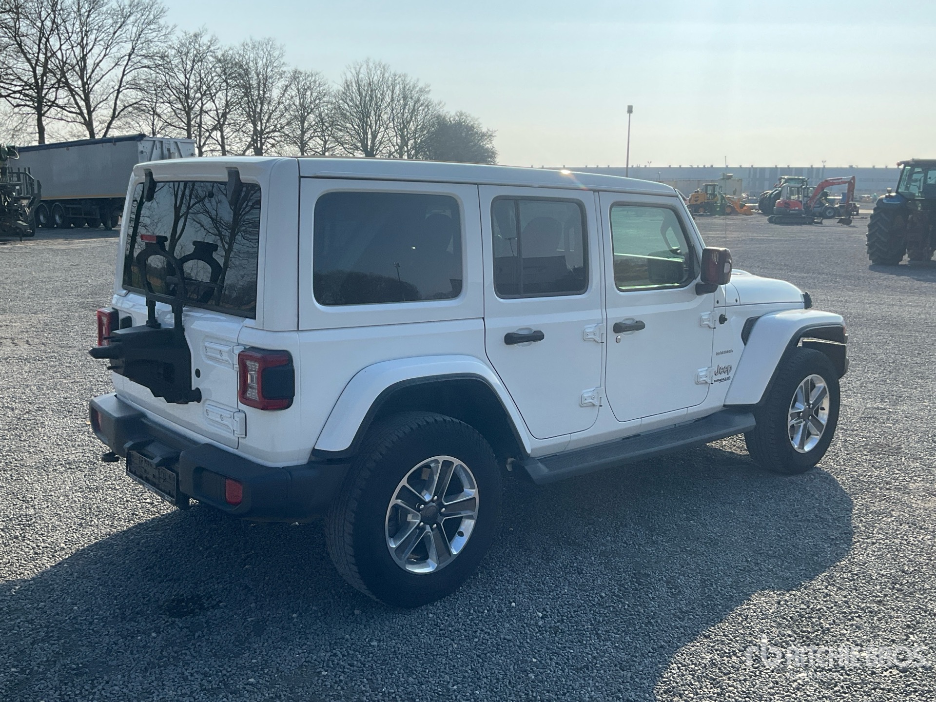 General Appearance with Picture, Right Rear Corner