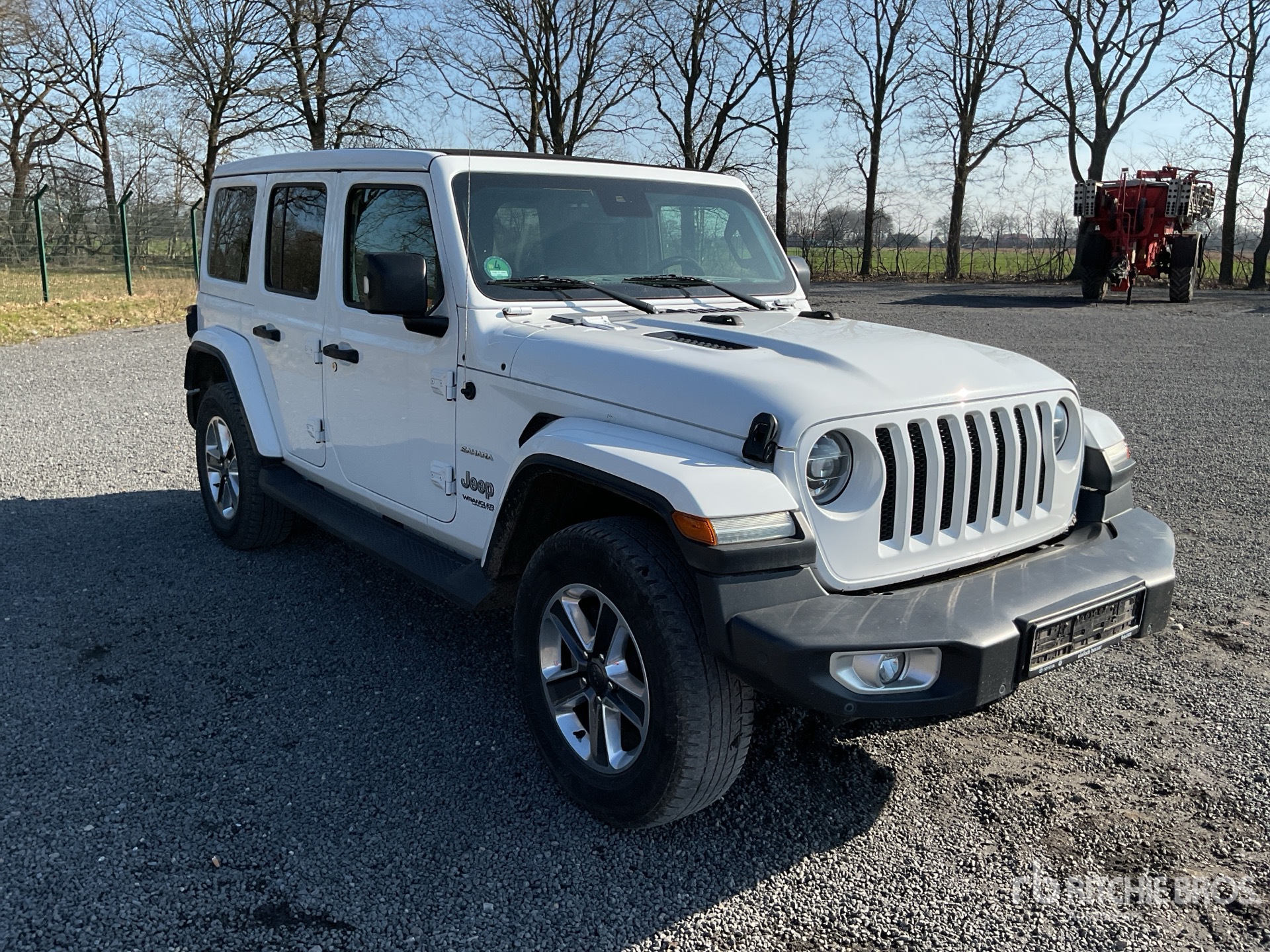 General Appearance with Picture, Right Front Corner