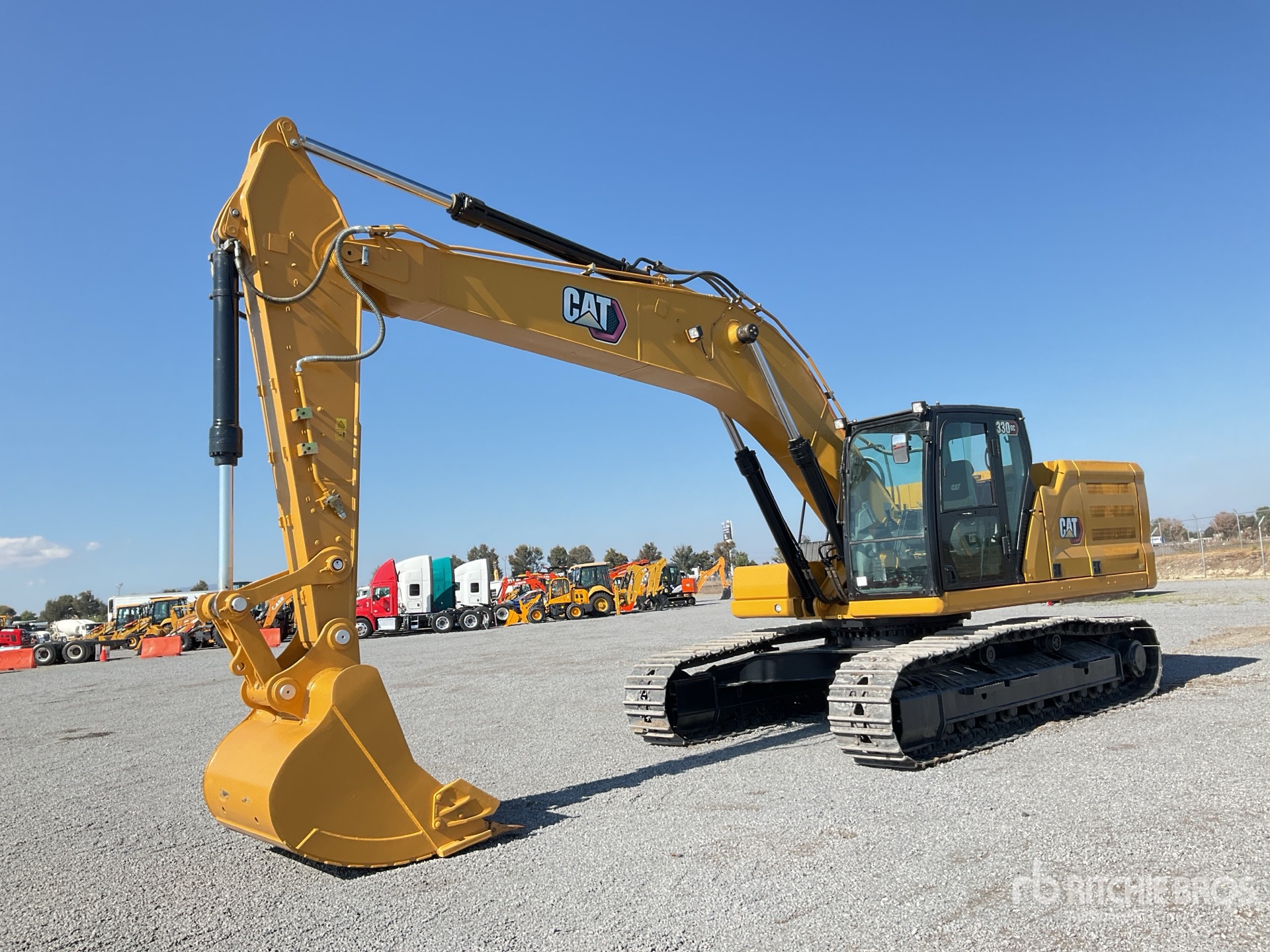2020 Caterpillar 330 GC