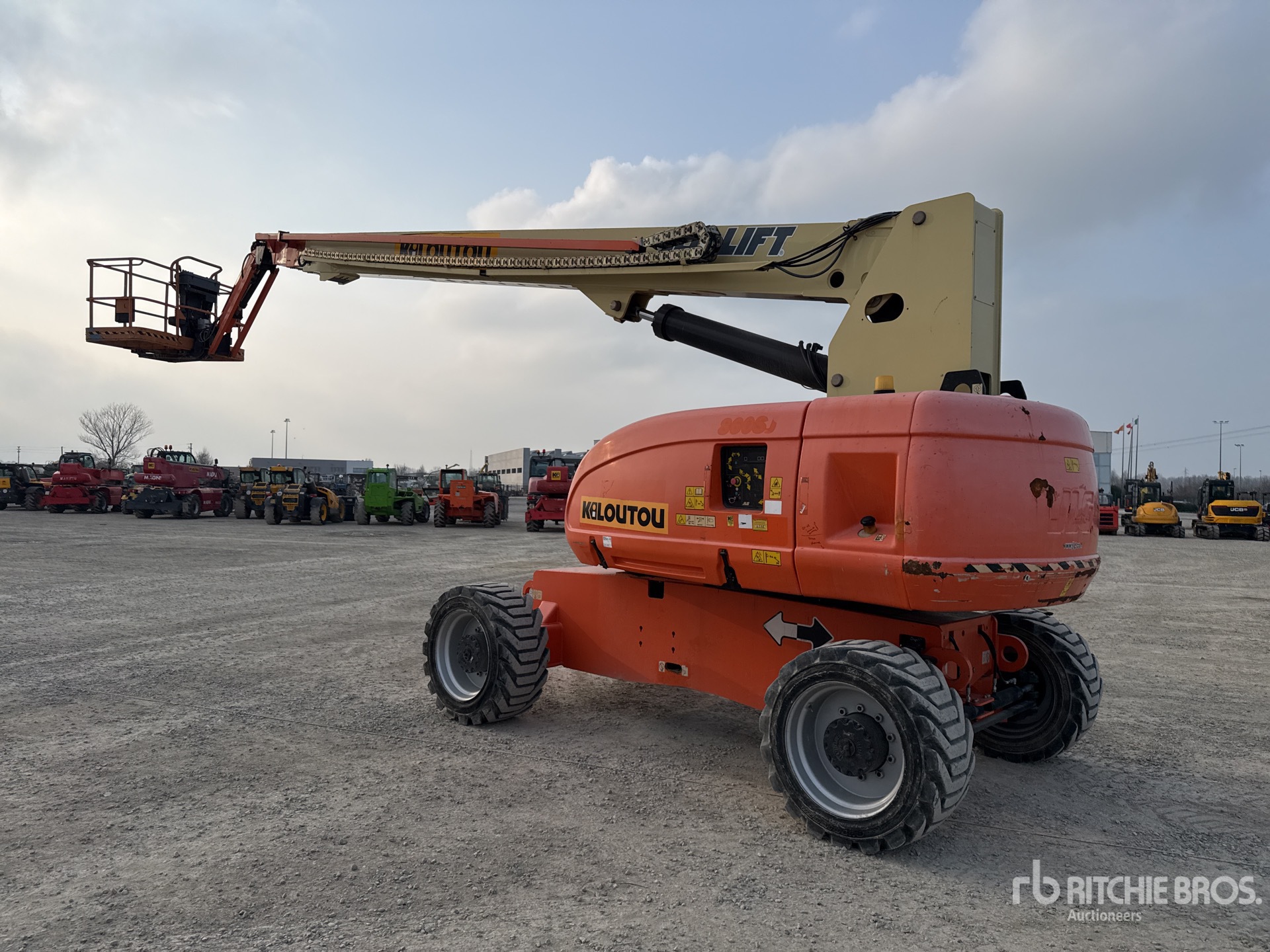 General Appearance with Bild, Ecke hinten links