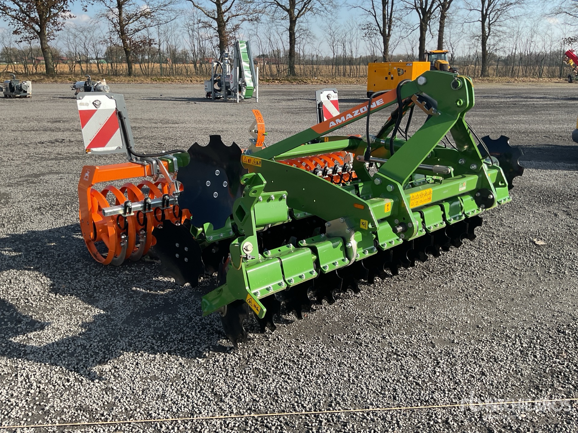 General Appearance with Foto, angolo anteriore destro