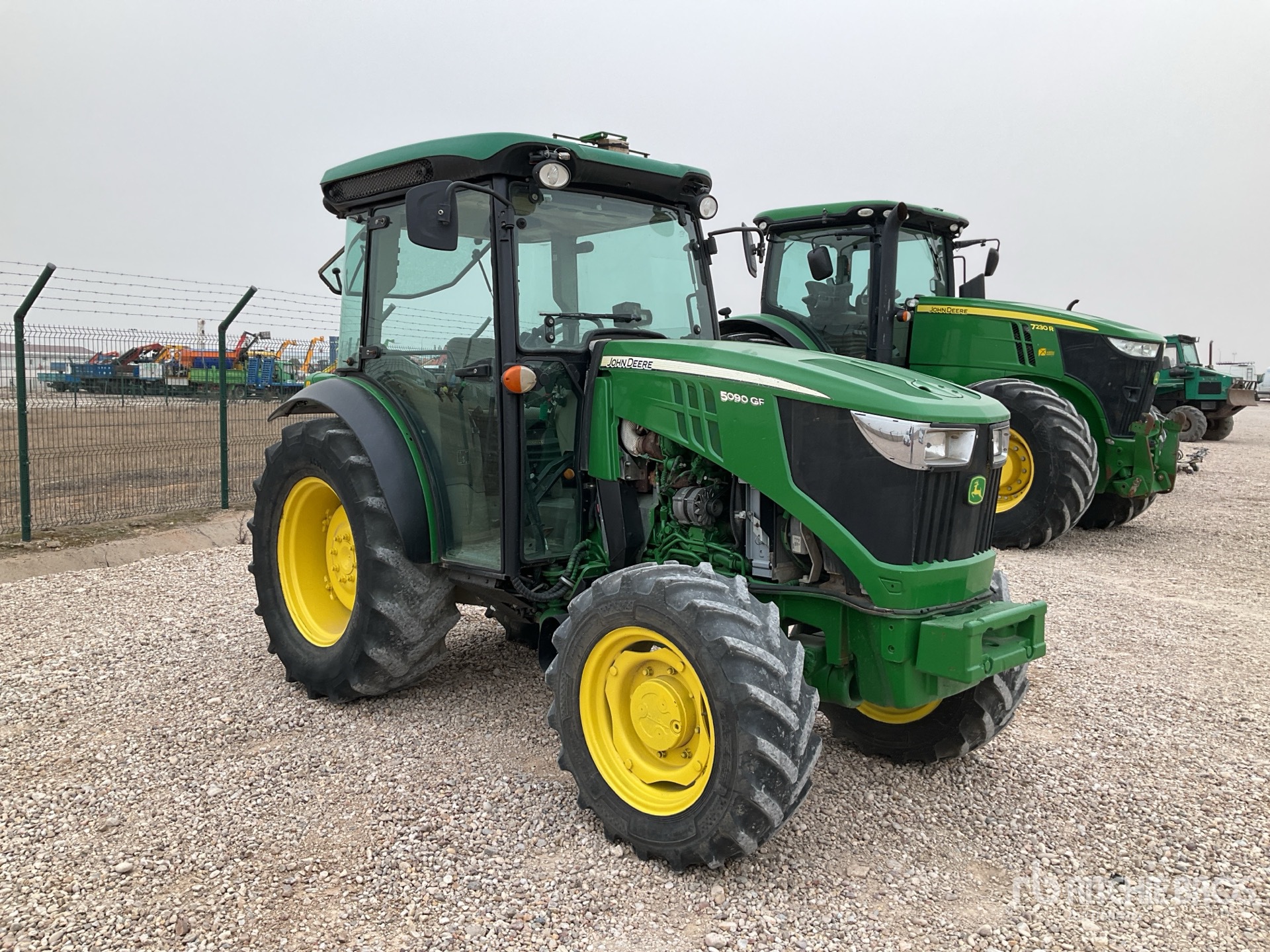 General Appearance with Bild, Ecke vorne rechts