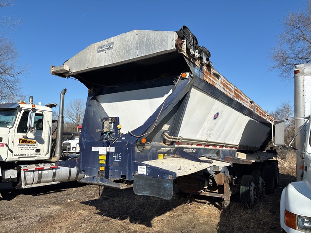 Red River OLB426 32 ft x 102 in Quad/A Live Bottom Open-Top Chip Trailer