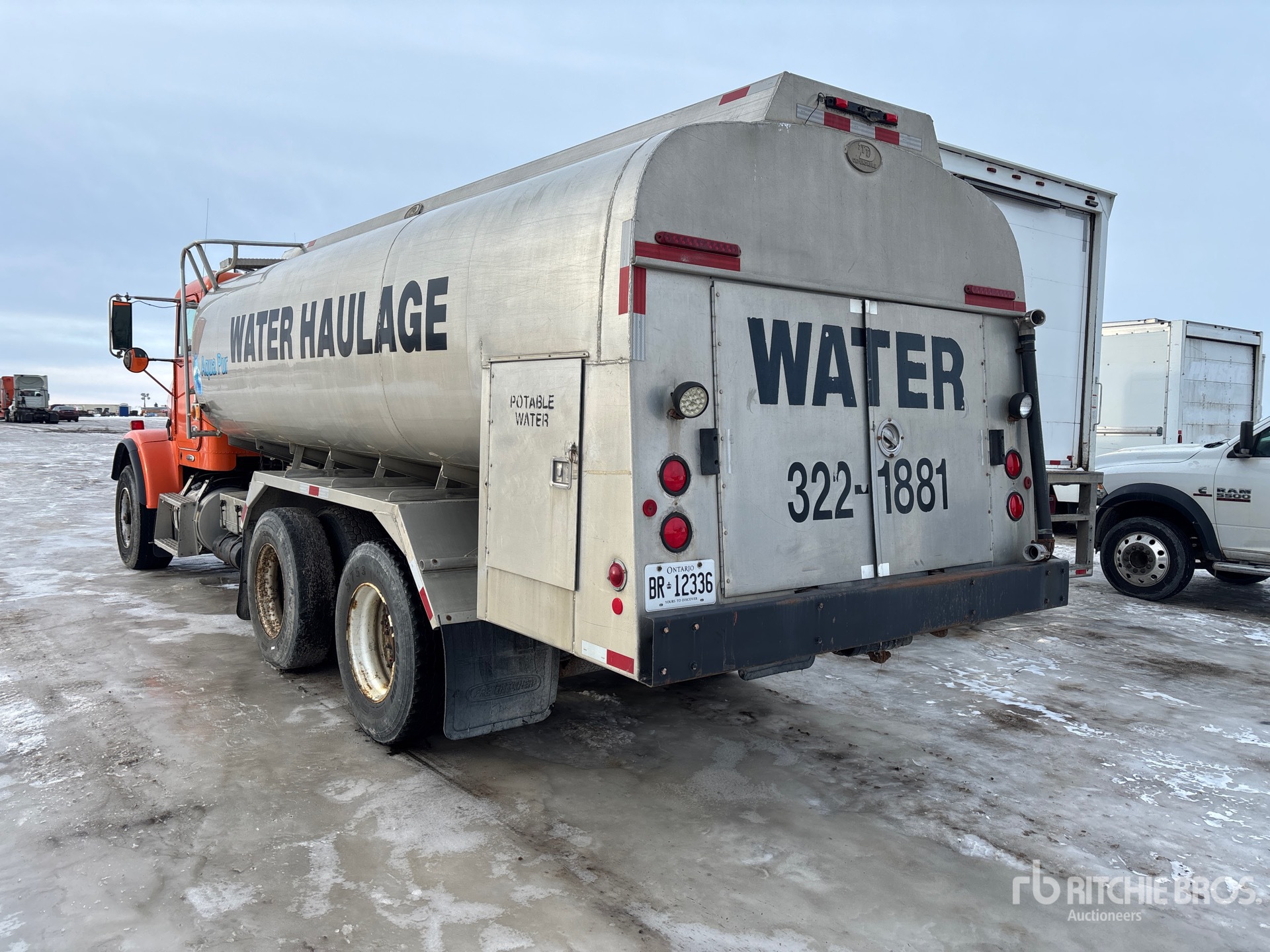 General Appearance with Foto, angolo posteriore sinistro