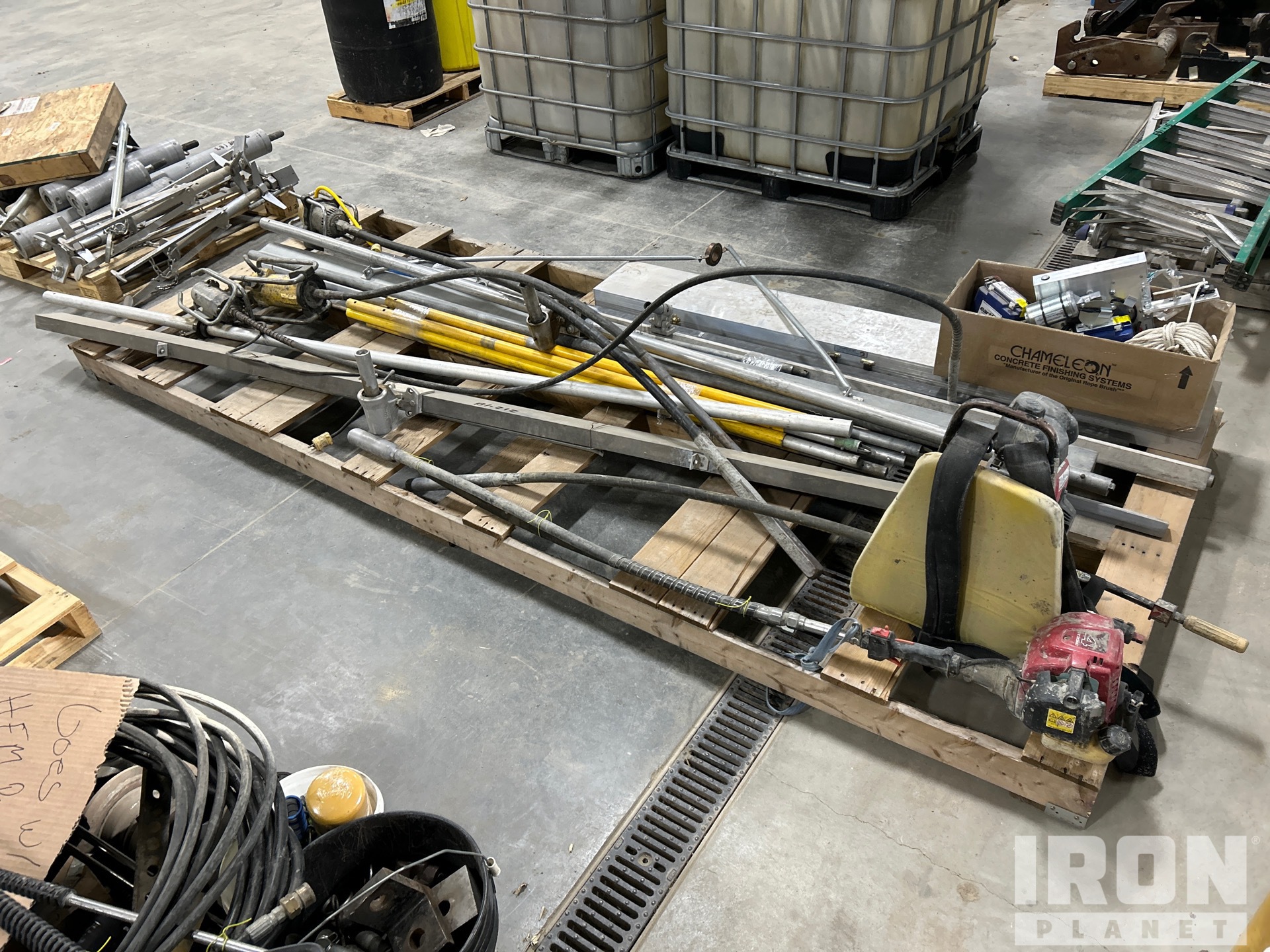 General Appearance with Bild, Ecke hinten links