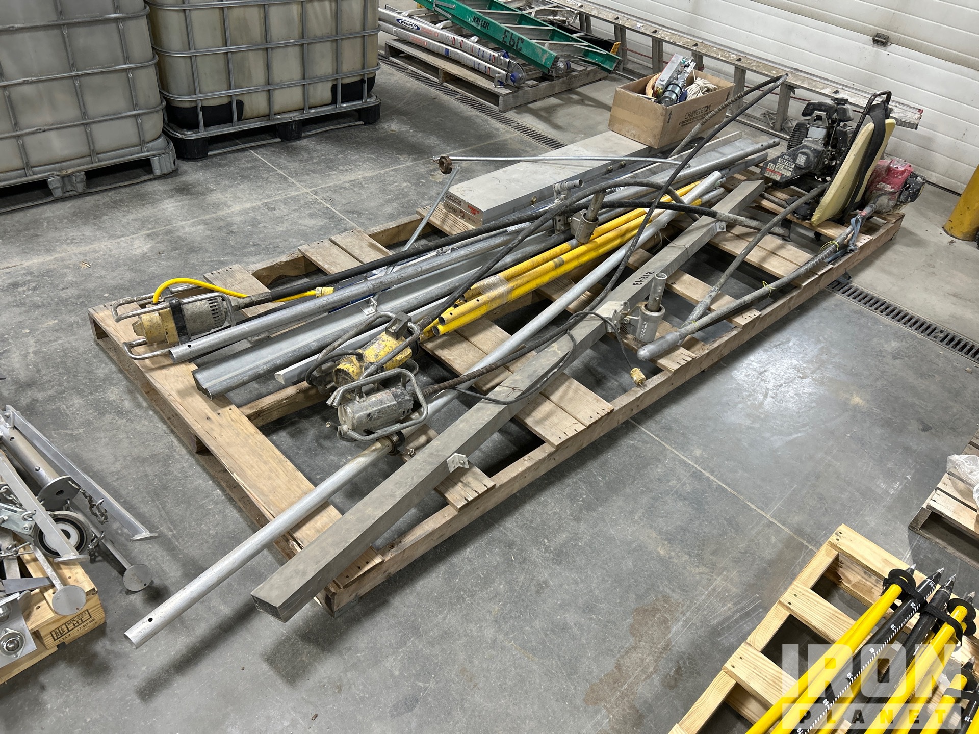 General Appearance with Featured Photo