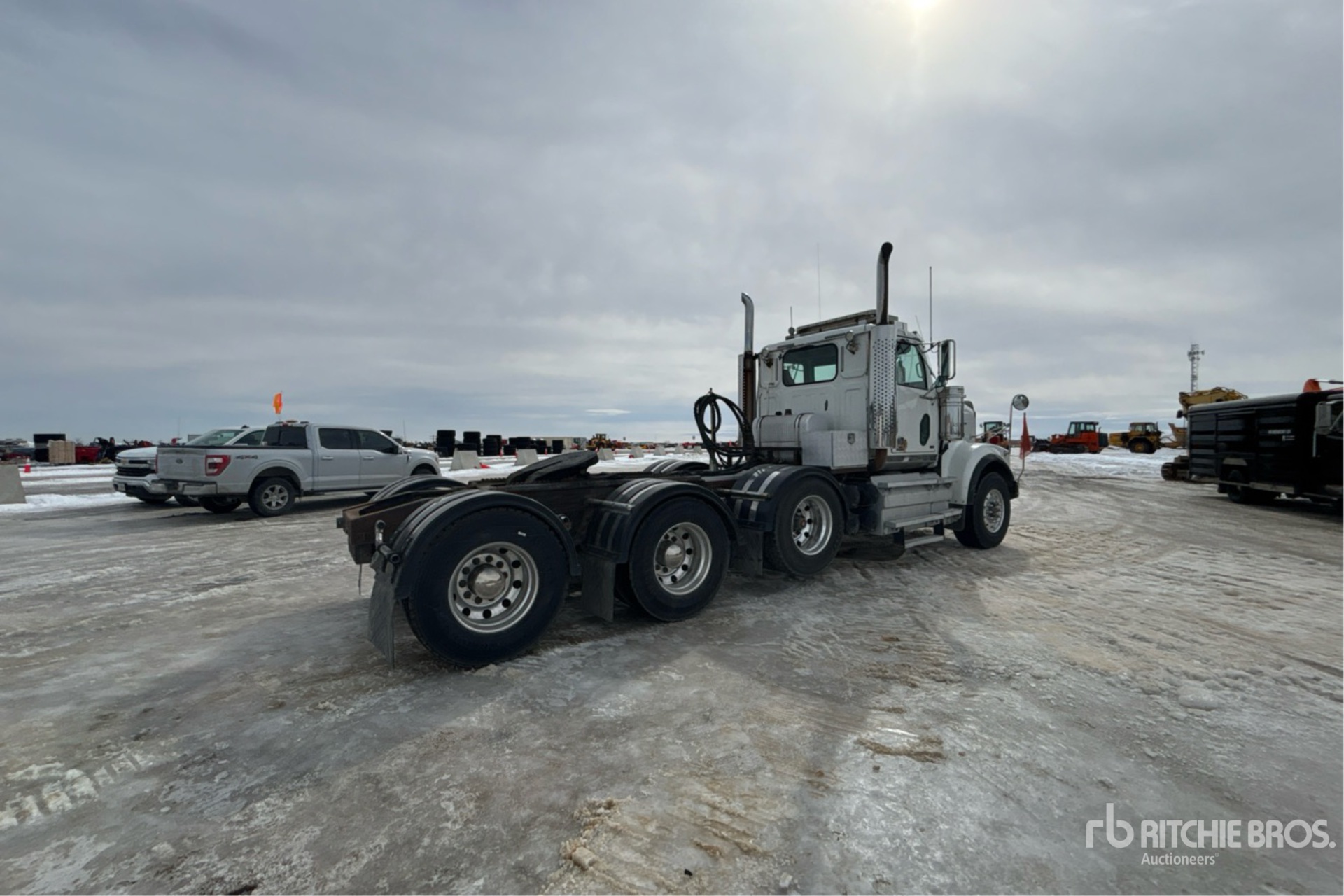 Aspect général with Image, coin arrière droit