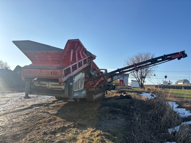 2015 Sandvik QE440 Tracked Incline Screen Plant 2015 Sandvik QE440 Tracked Incline Screen Plant