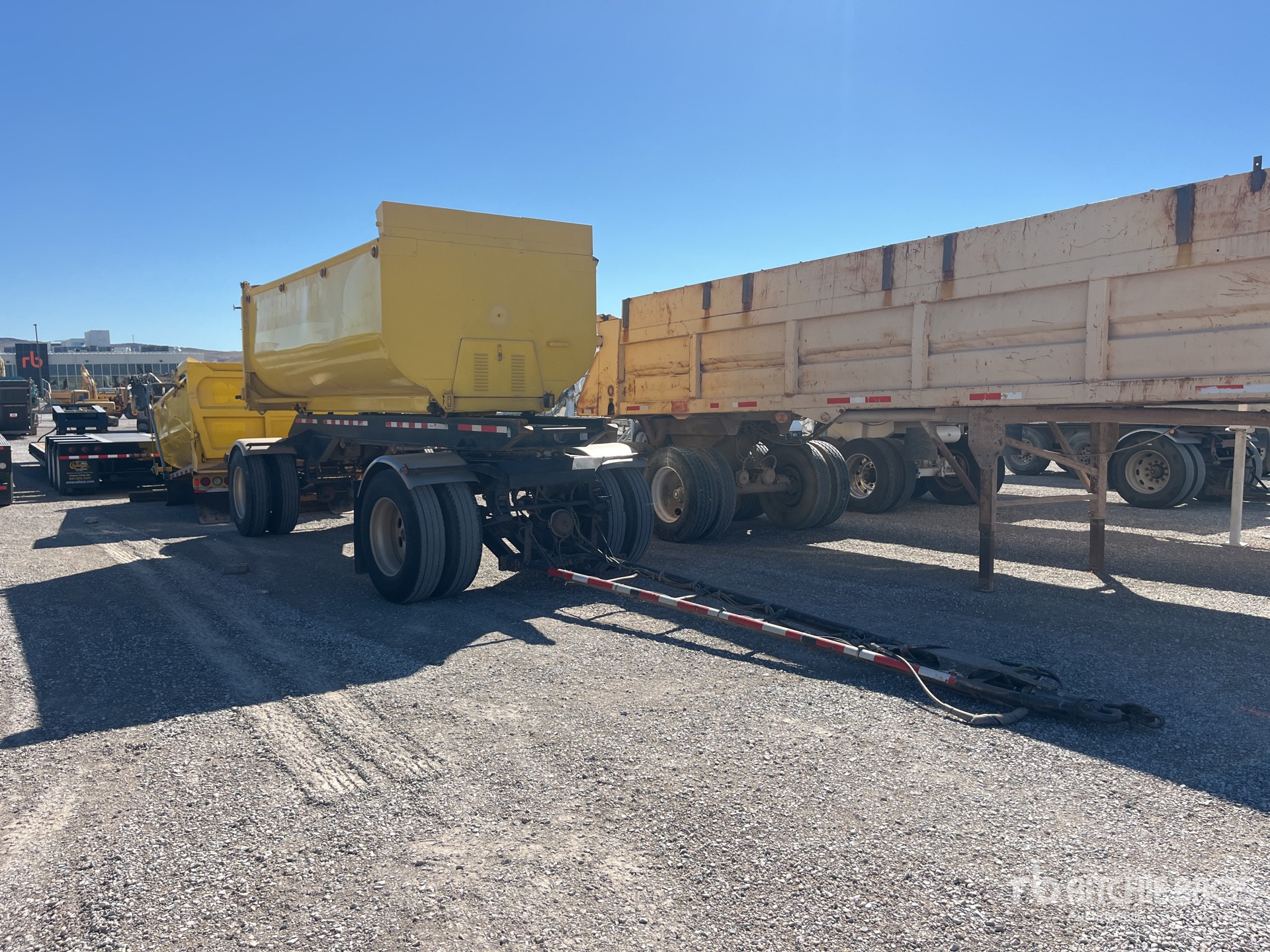 General Appearance with Image, coin avant droit