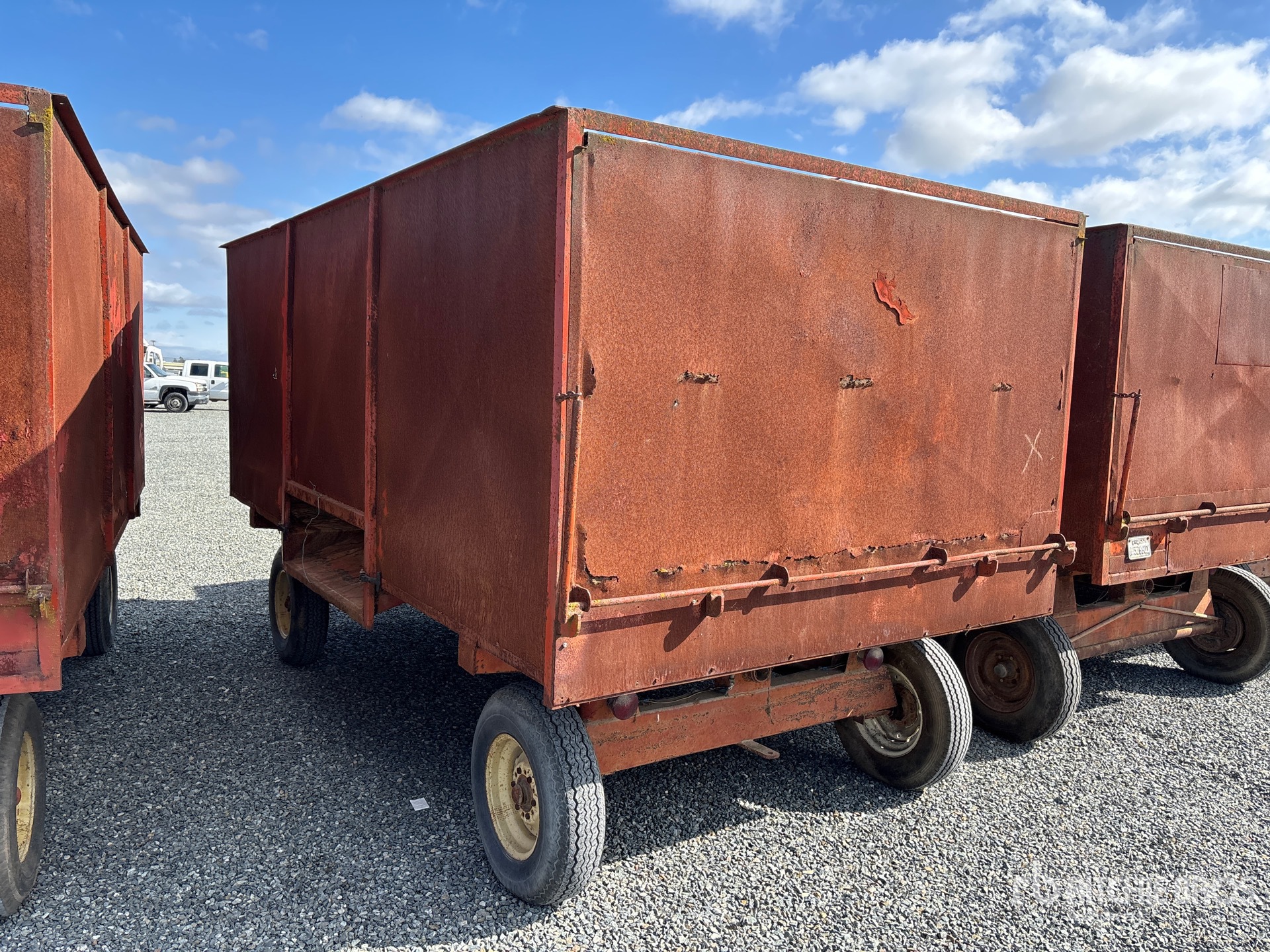 General Appearance with Bild, Ecke hinten links