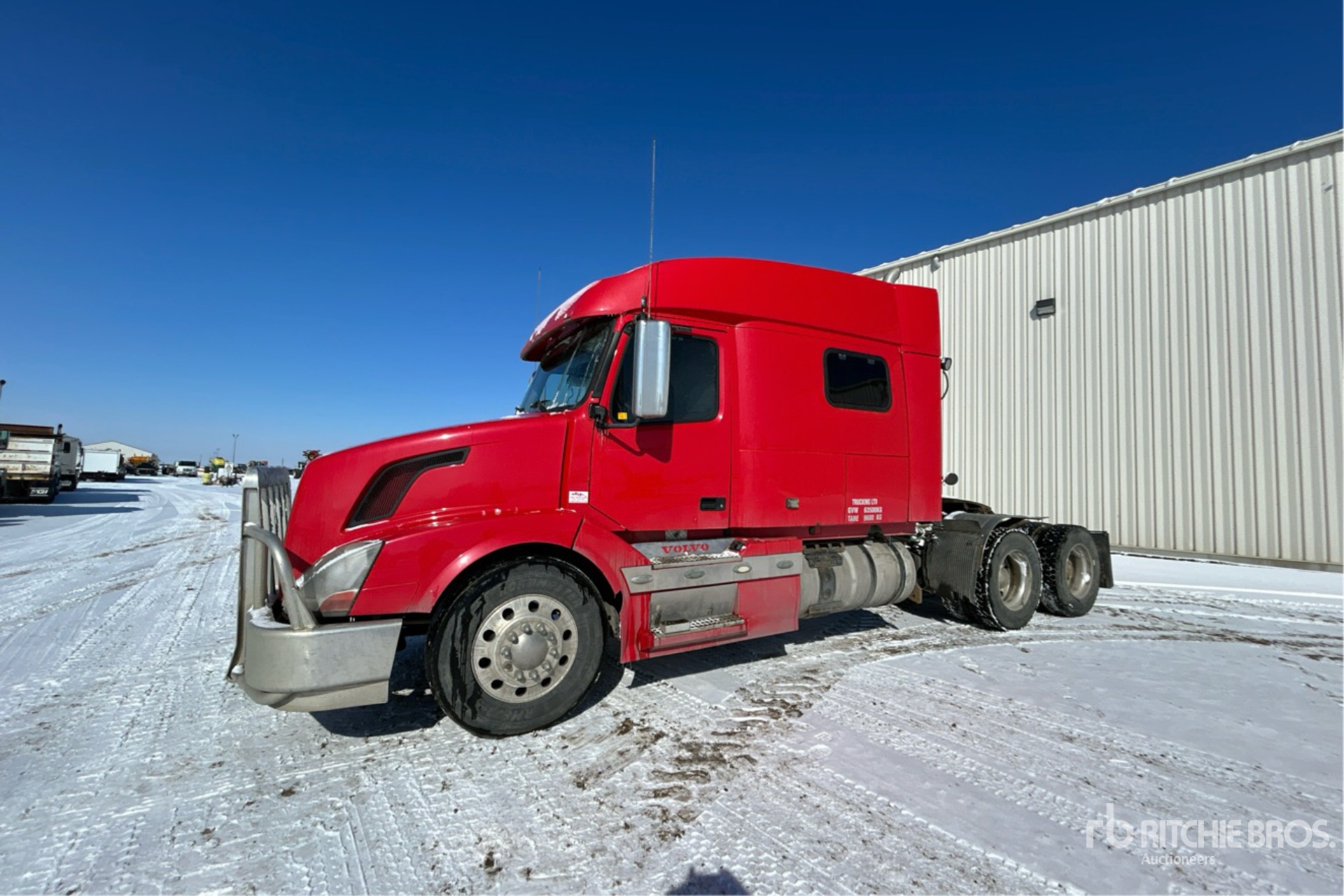 General Appearance with Foto, angolo anteriore sinistro