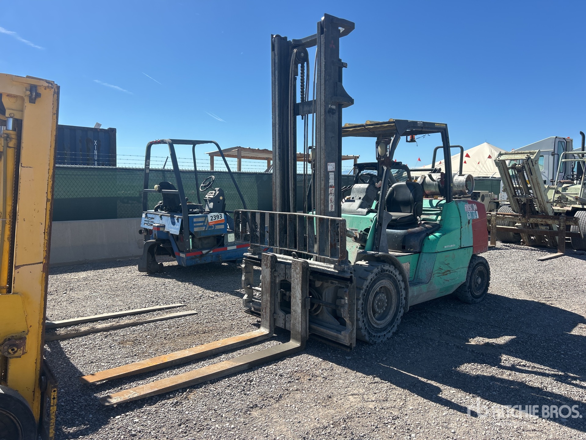 General Appearance with Bild, Ecke vorne links