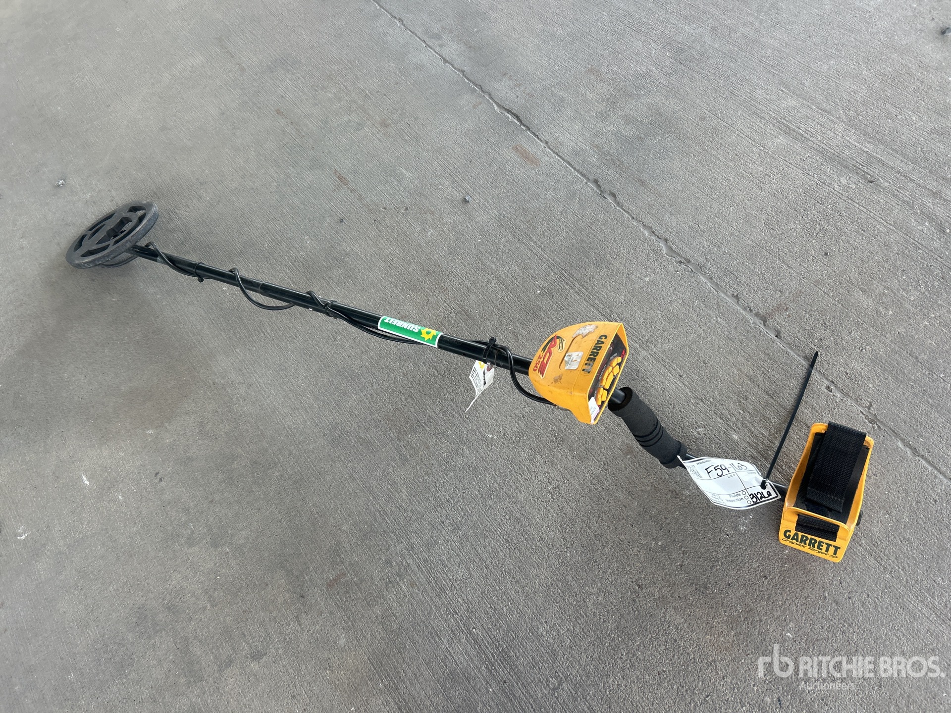 General Appearance with Bild, Ecke vorne links