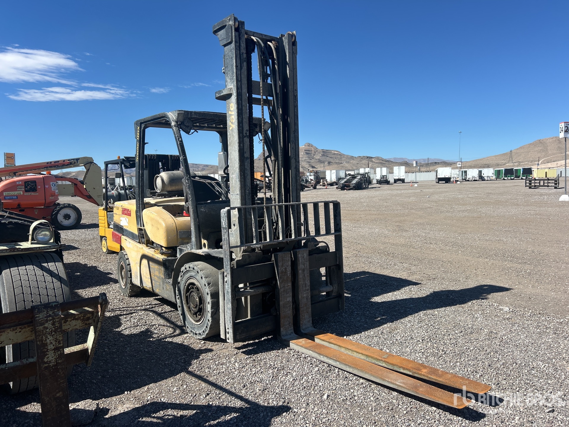 General Appearance with Bild, Ecke vorne rechts