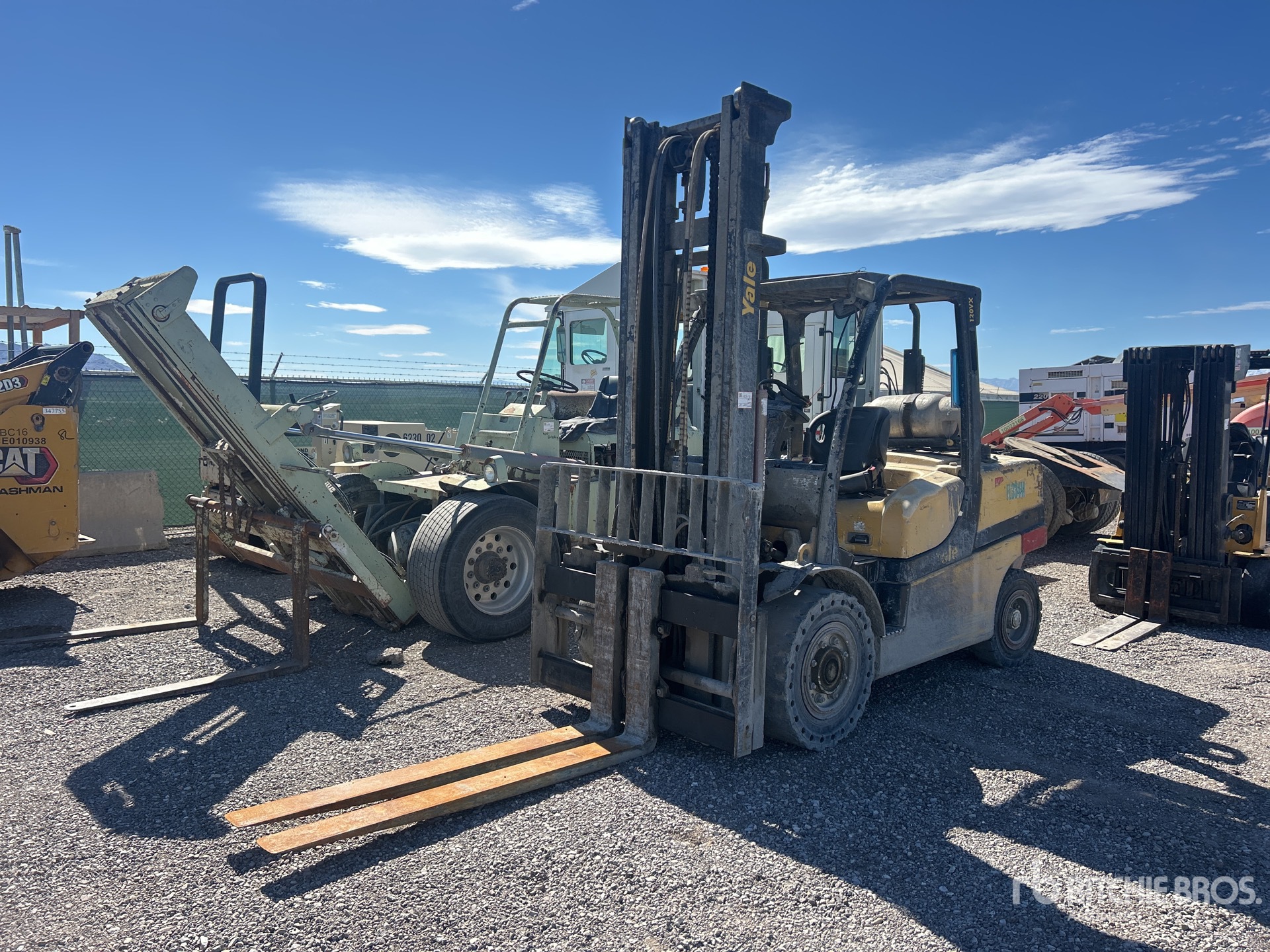 General Appearance with Bild, Ecke vorne links