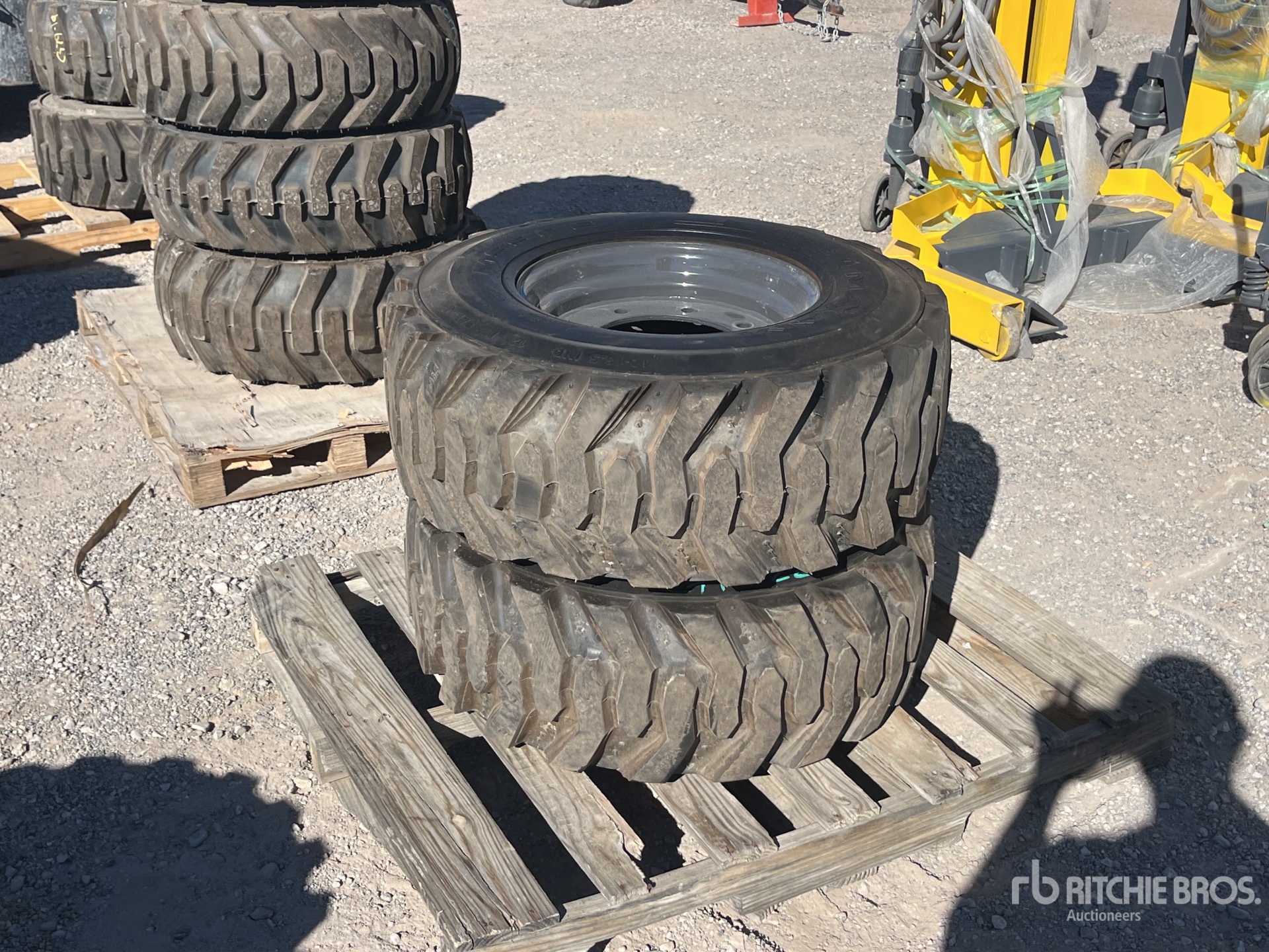 General Appearance with Bild, Ecke hinten links