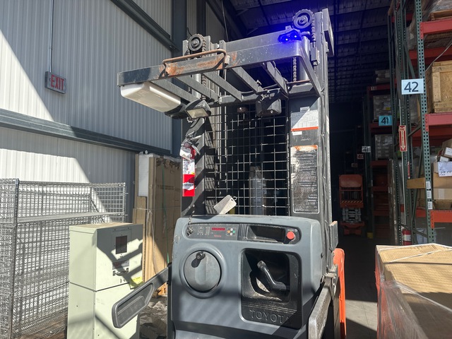 2016 Toyota 6BPU15 3000 lb Order Picker (Inoperable)