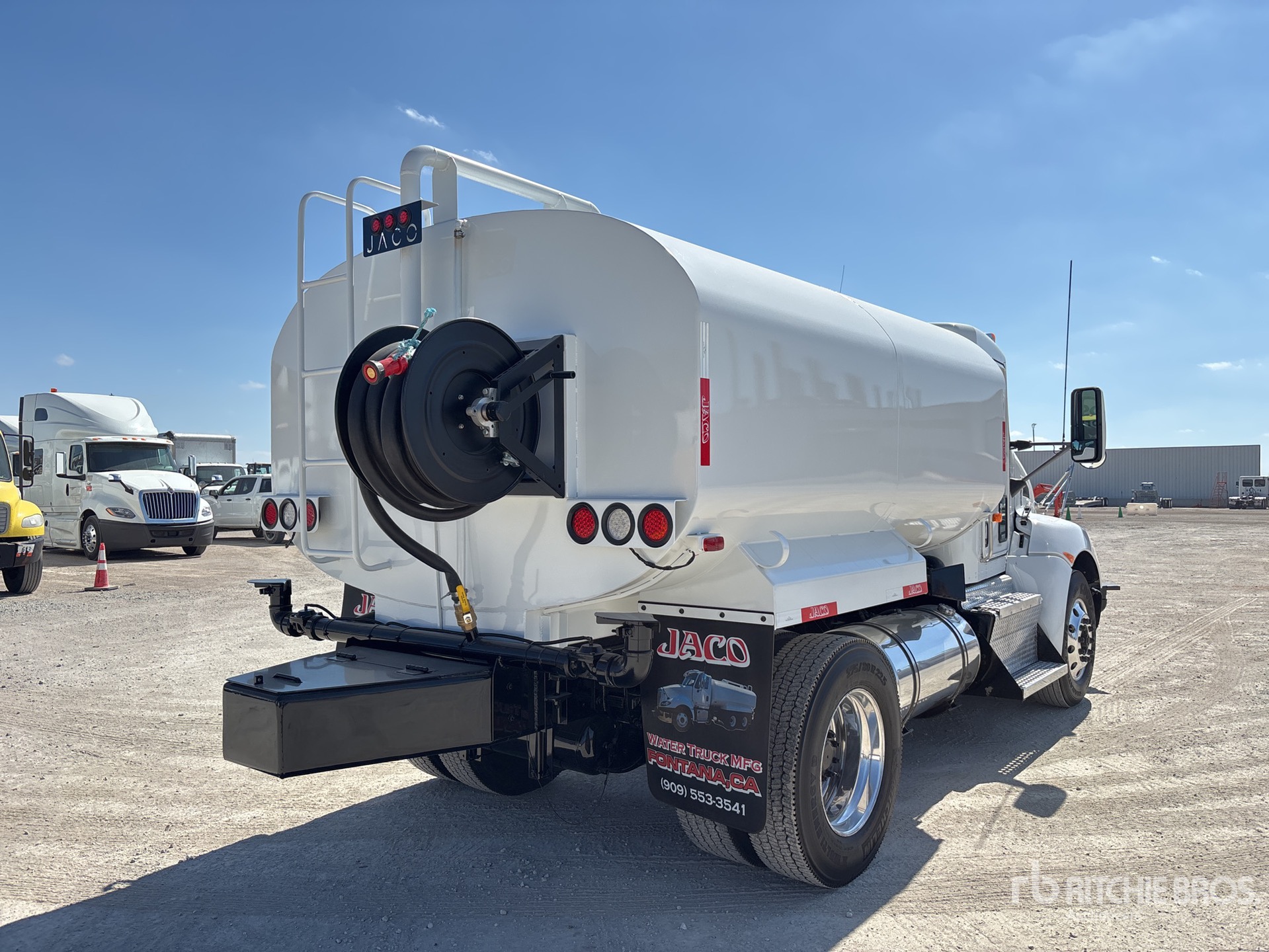 General Appearance with Foto, angolo anteriore sinistro