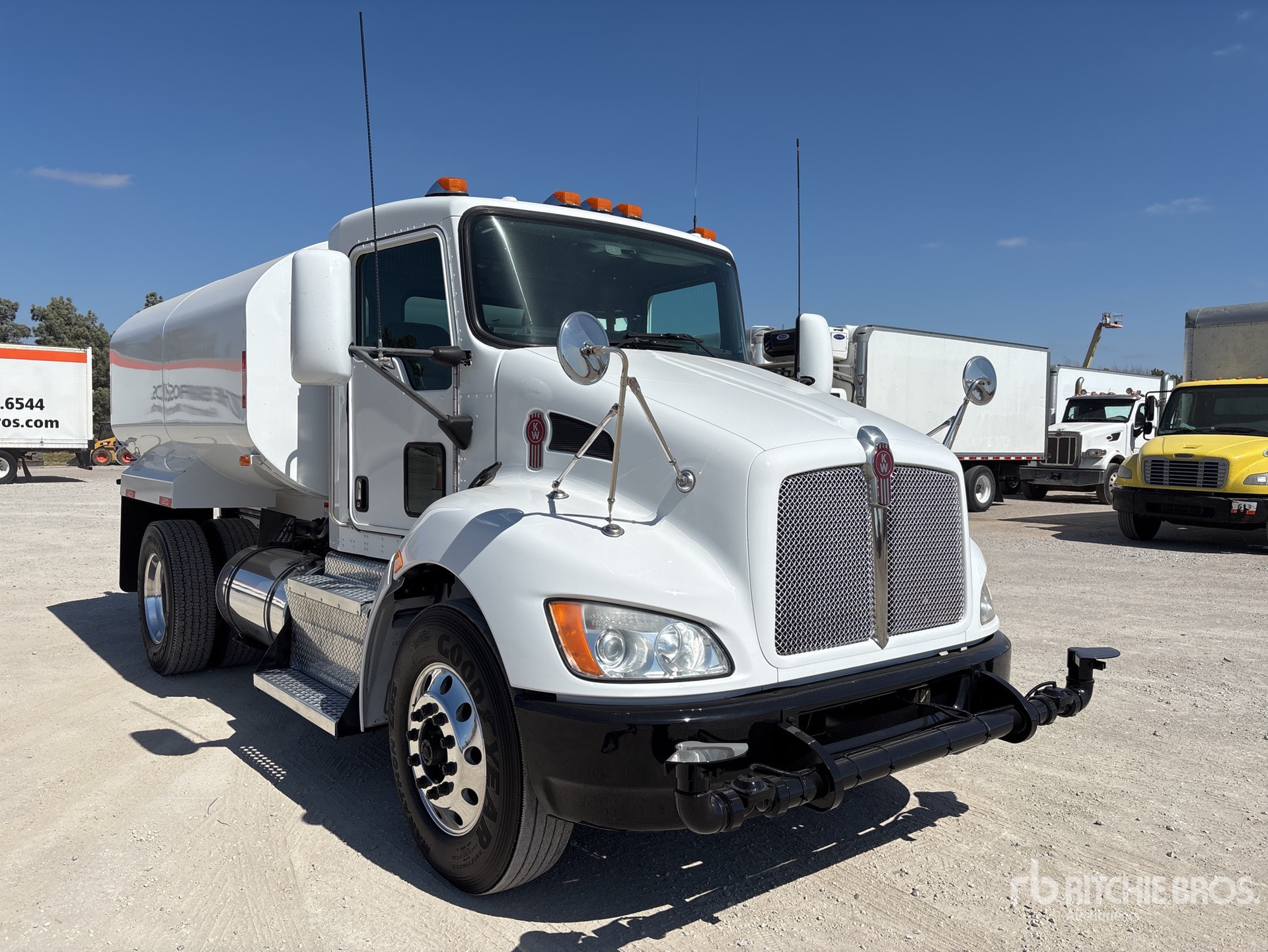 General Appearance with Foto, angolo anteriore destro