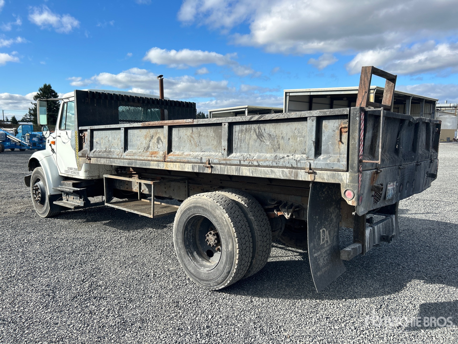 General Appearance with Bild, Ecke hinten links