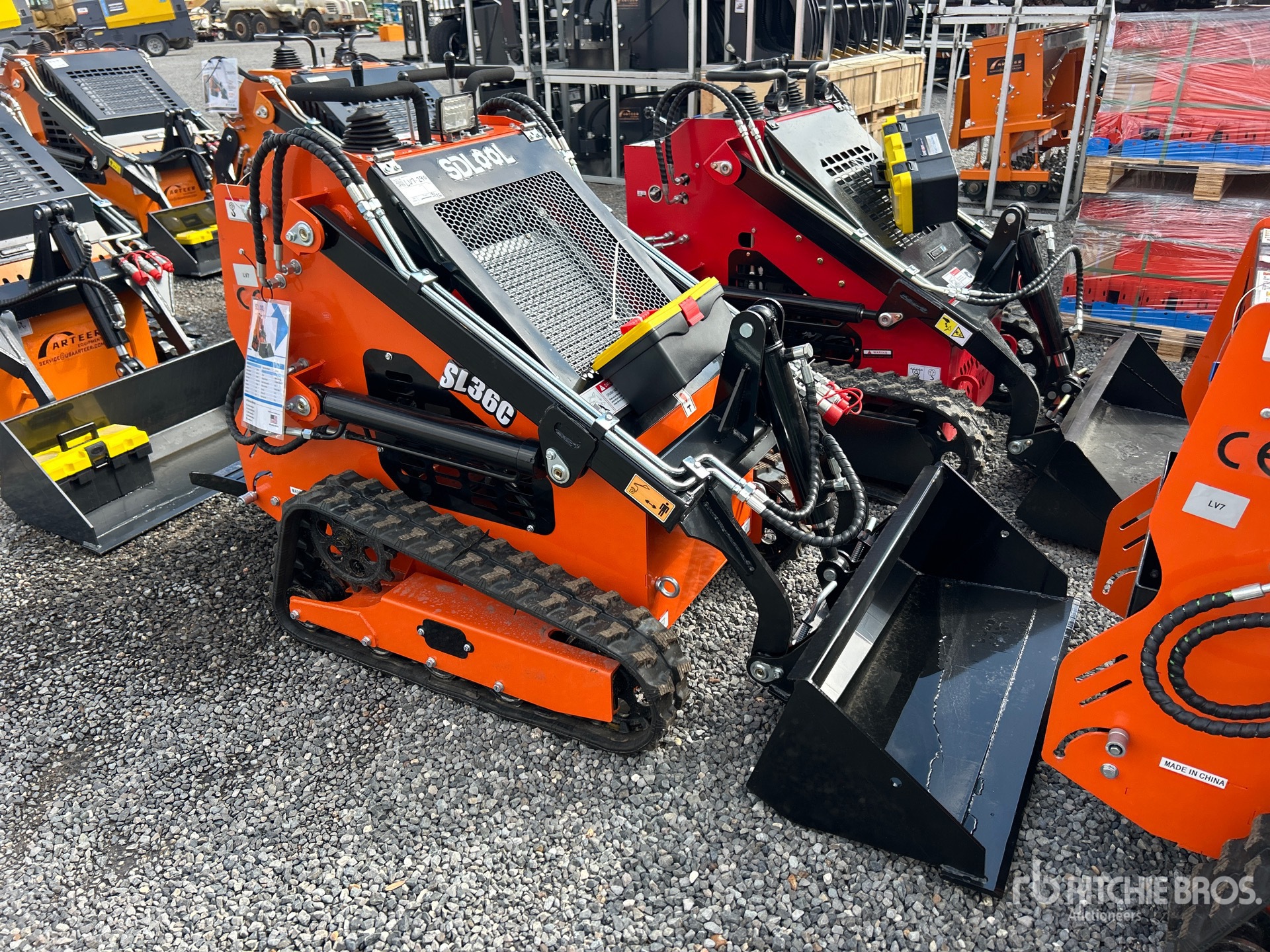 General Appearance with Picture, Right Front Corner