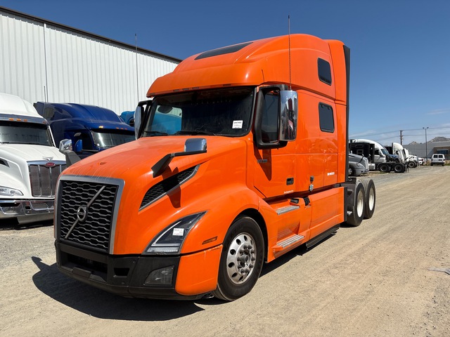 2023 Volvo VNL860 6x4 T/A Sleeper Truck Tractor