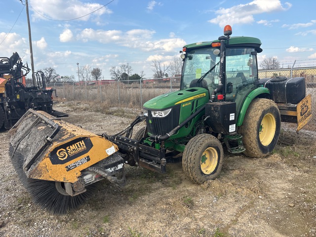 2020 John Deere 4052R 4WD Utility Tractor