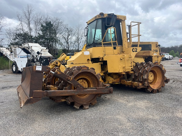 1995 Cat 815B Soil Compactor