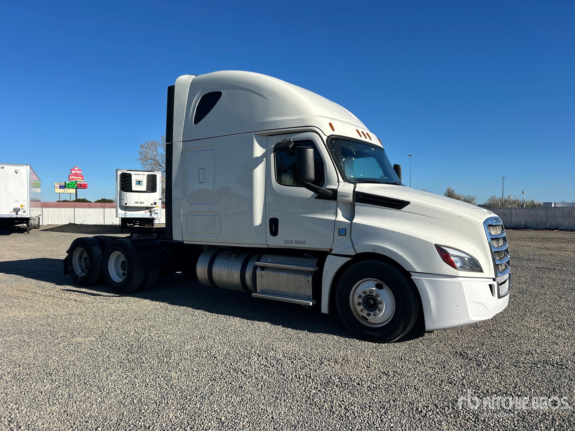 Aspect général with Image, coin avant droit