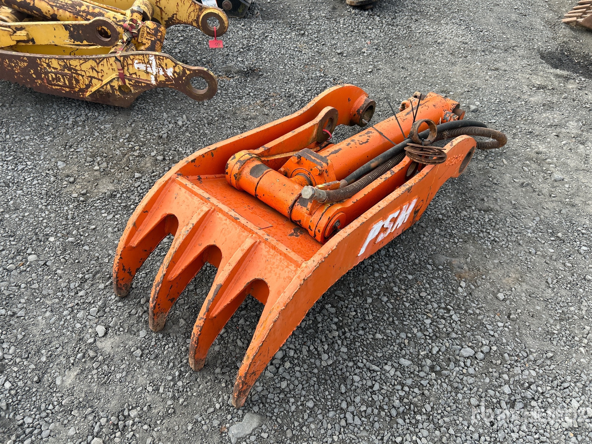 General Appearance with Foto, angolo posteriore sinistro