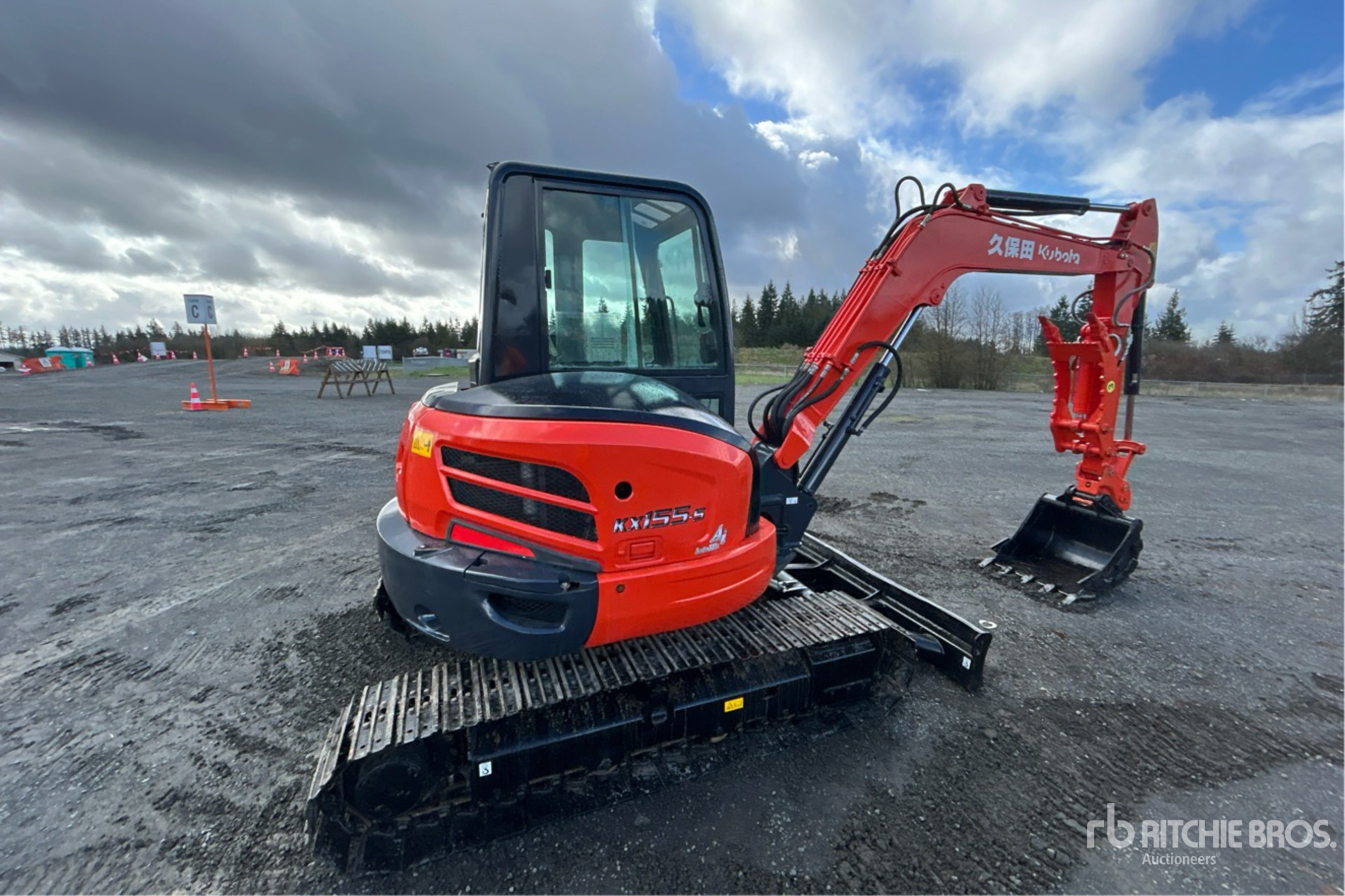 General Appearance with Picture, Right Rear Corner