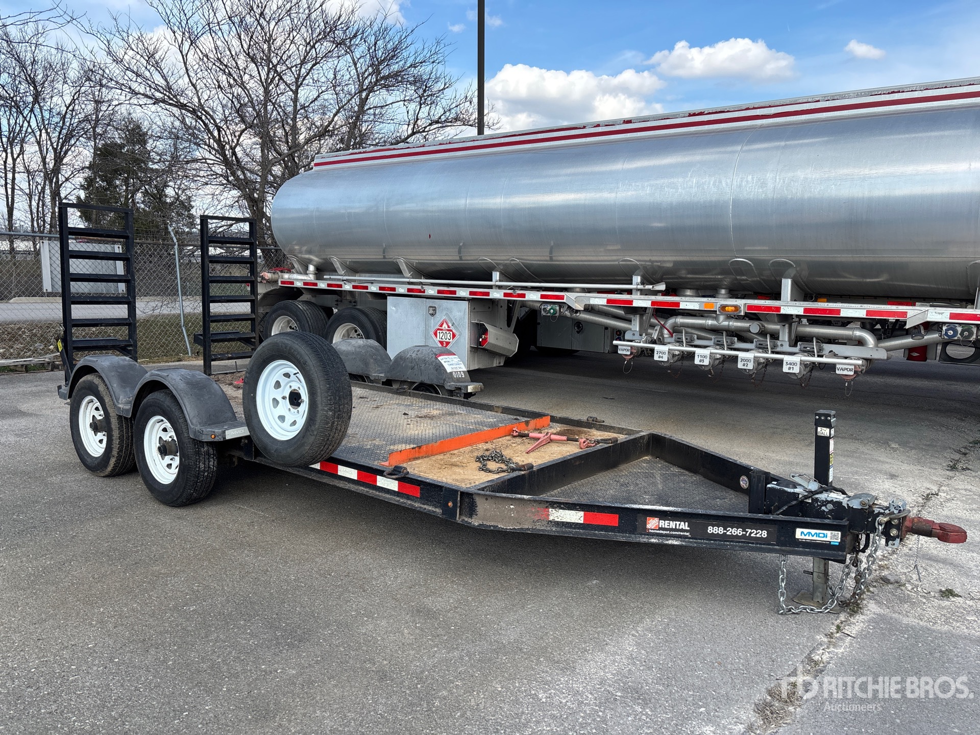 Aspect général with Image, coin avant droit