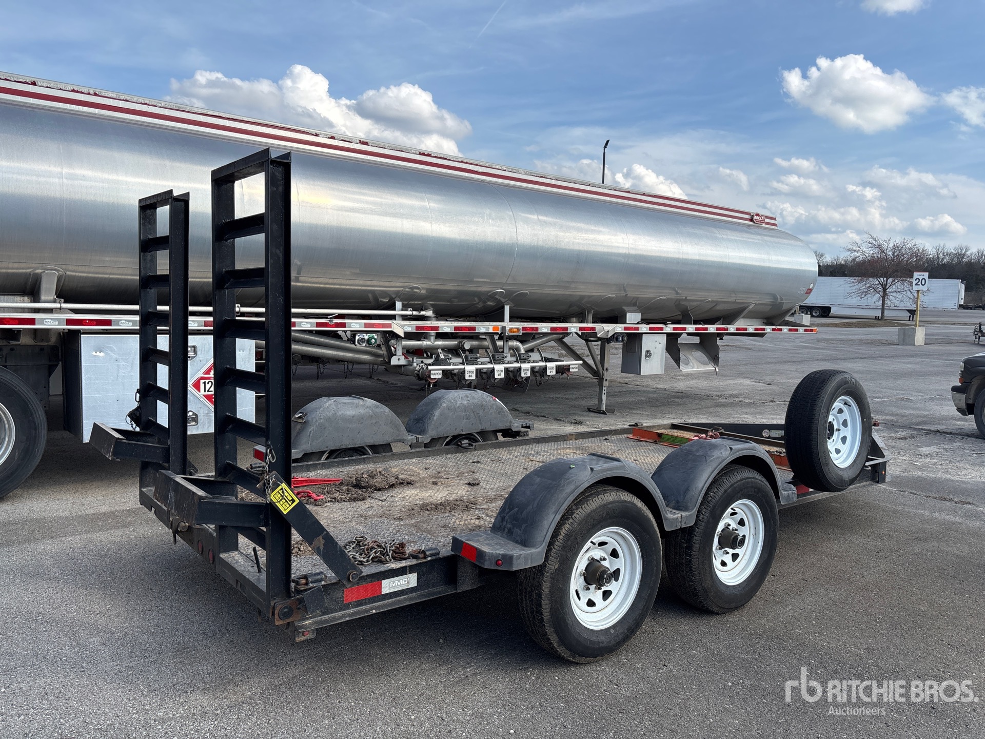 Aspect général with Image, coin arrière droit