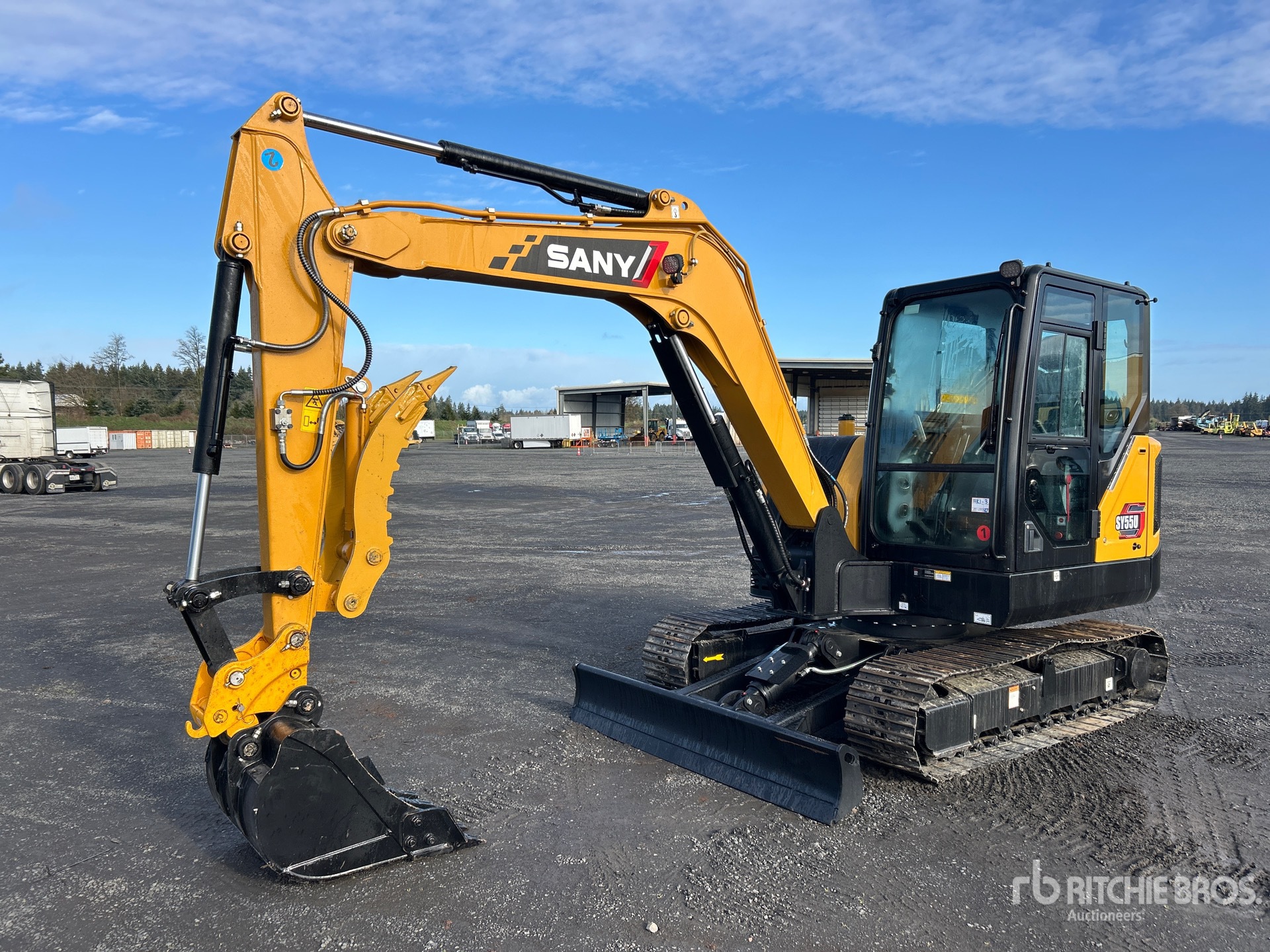 General Appearance with Bild, Ecke vorne links