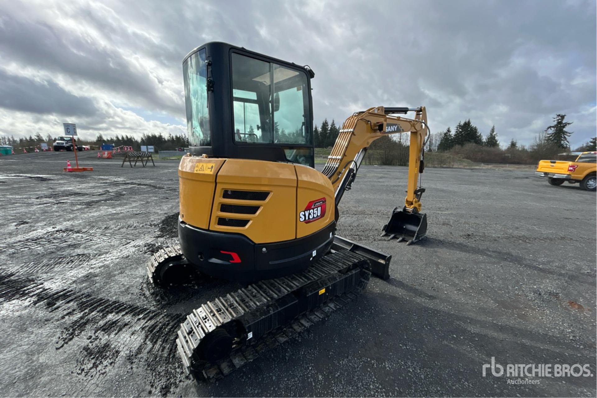 General Appearance with Bild, Ecke hinten rechts